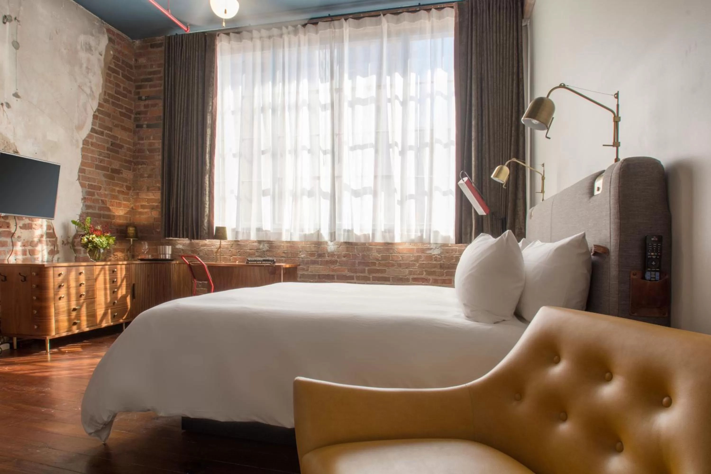 Photo of the whole room, Bed in The Old No. 77 Hotel & Chandlery