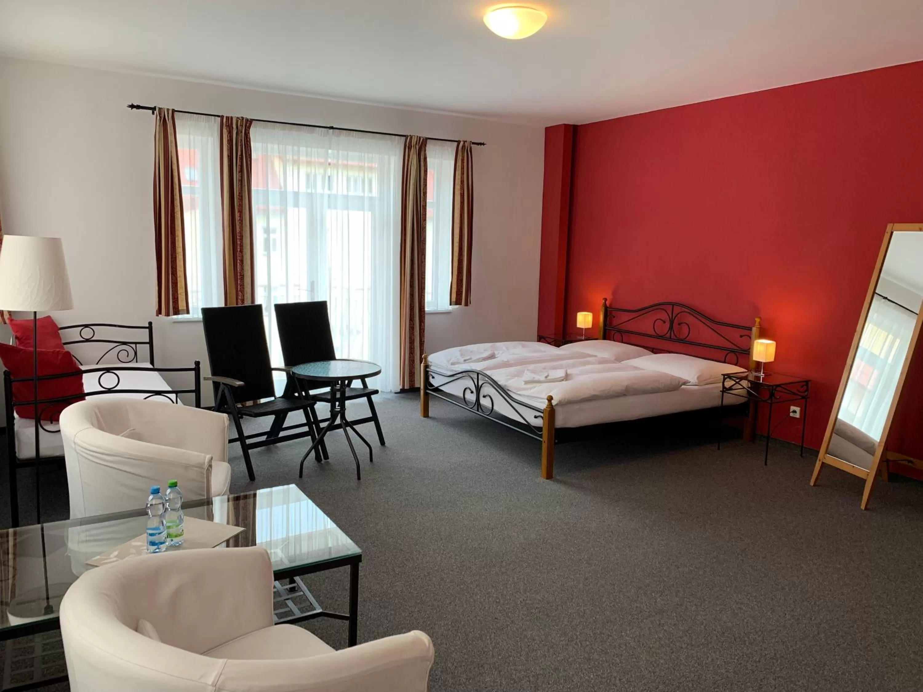 Property building, Bed in Apartma La Provence