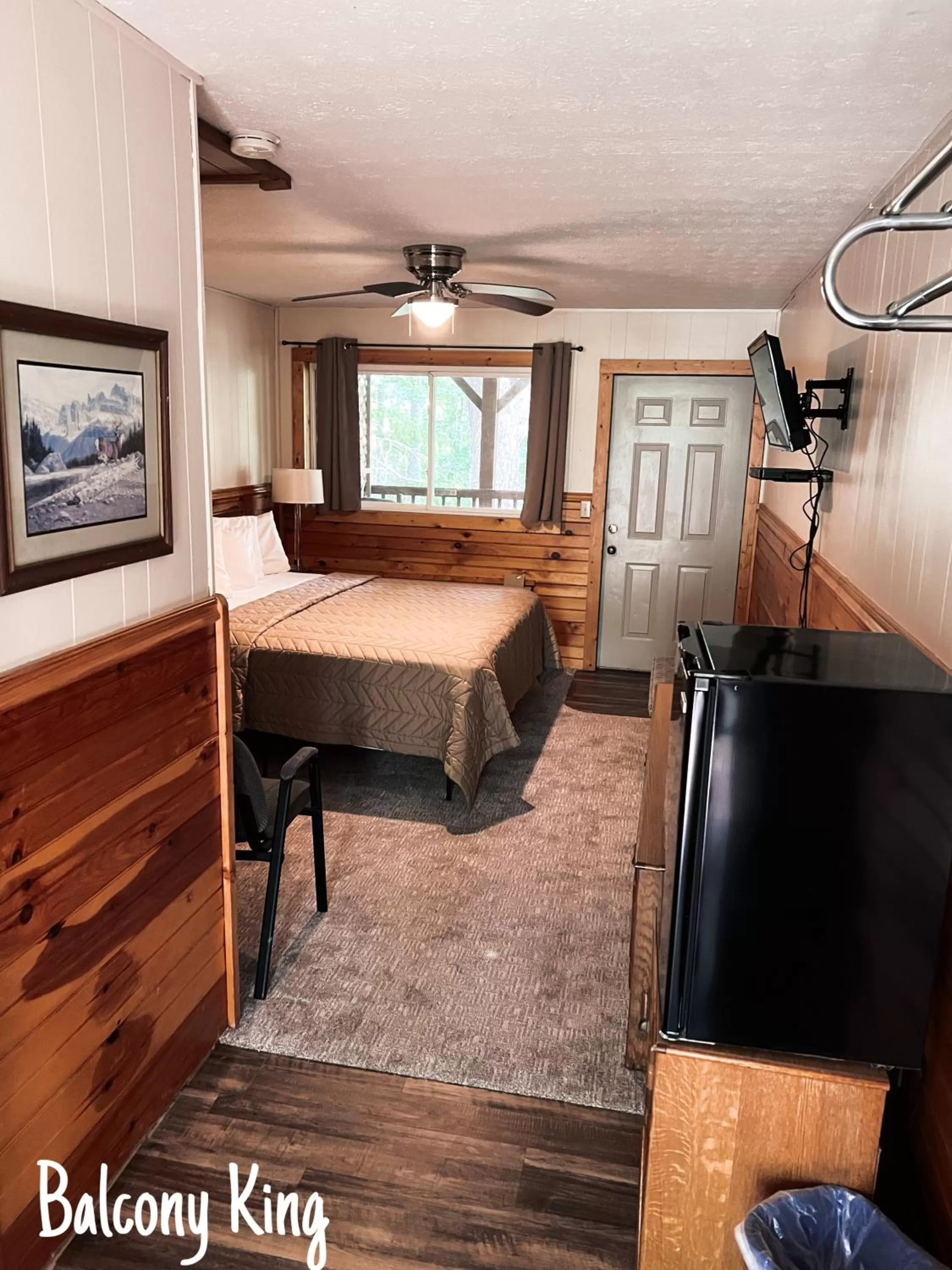 Bed in Stony Creek Motel