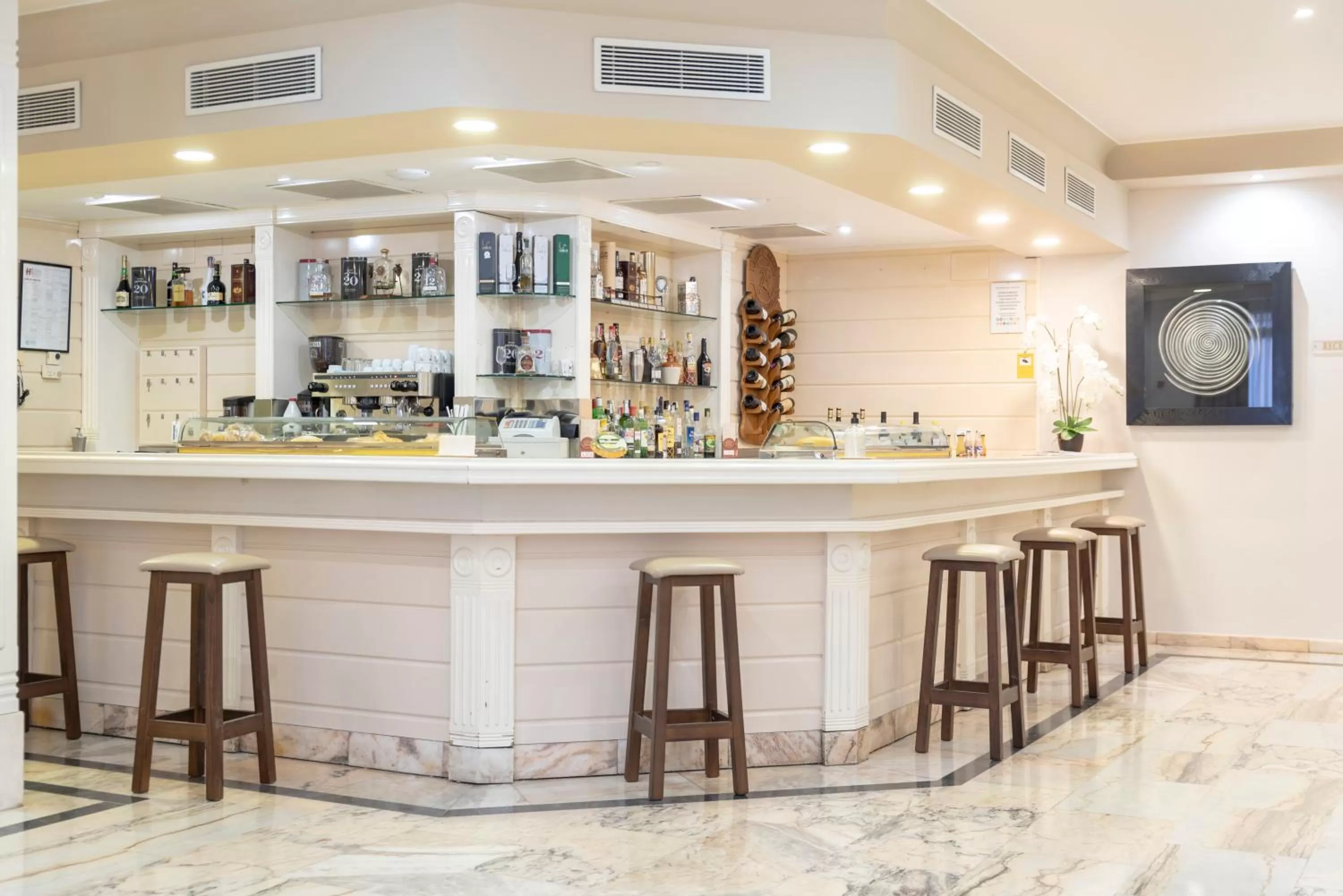 Lounge or bar in Hotel Ramomar