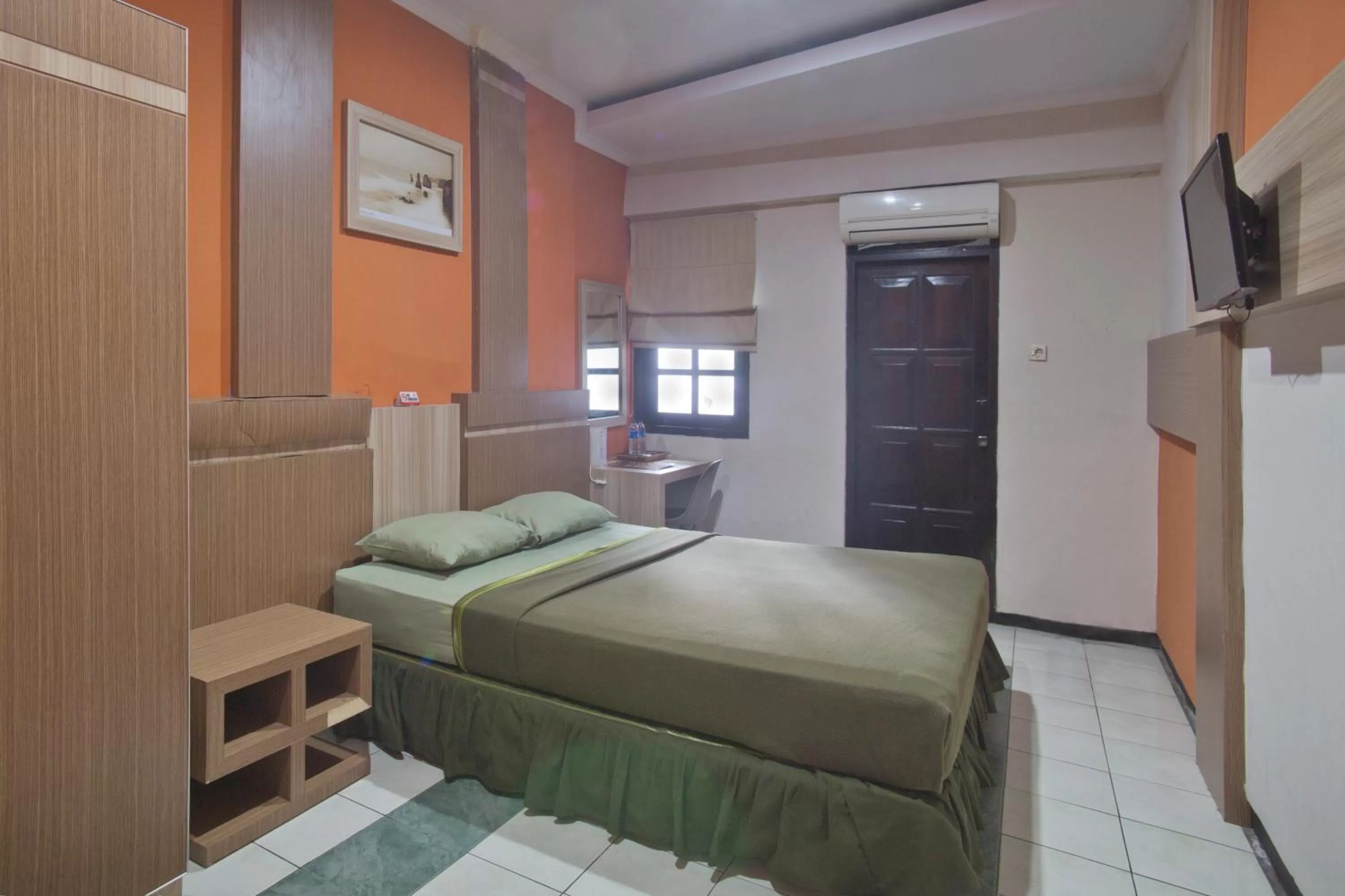 Bedroom, Bed in Hotel Galuh Anindita