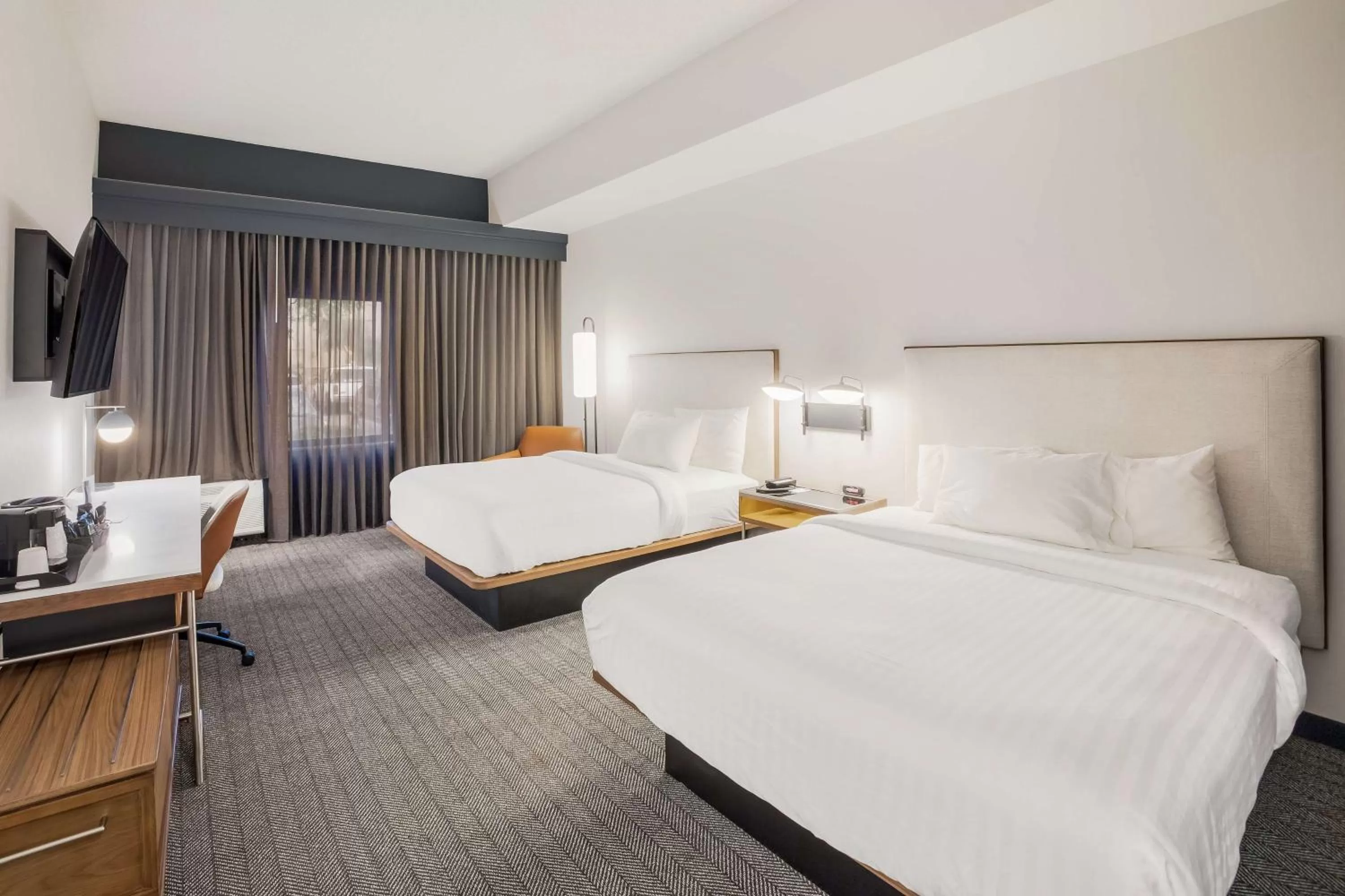 Hearing Accessible Guest Room Two Queens Courtyard or Pool View in Sonesta Select Phoenix Chandler