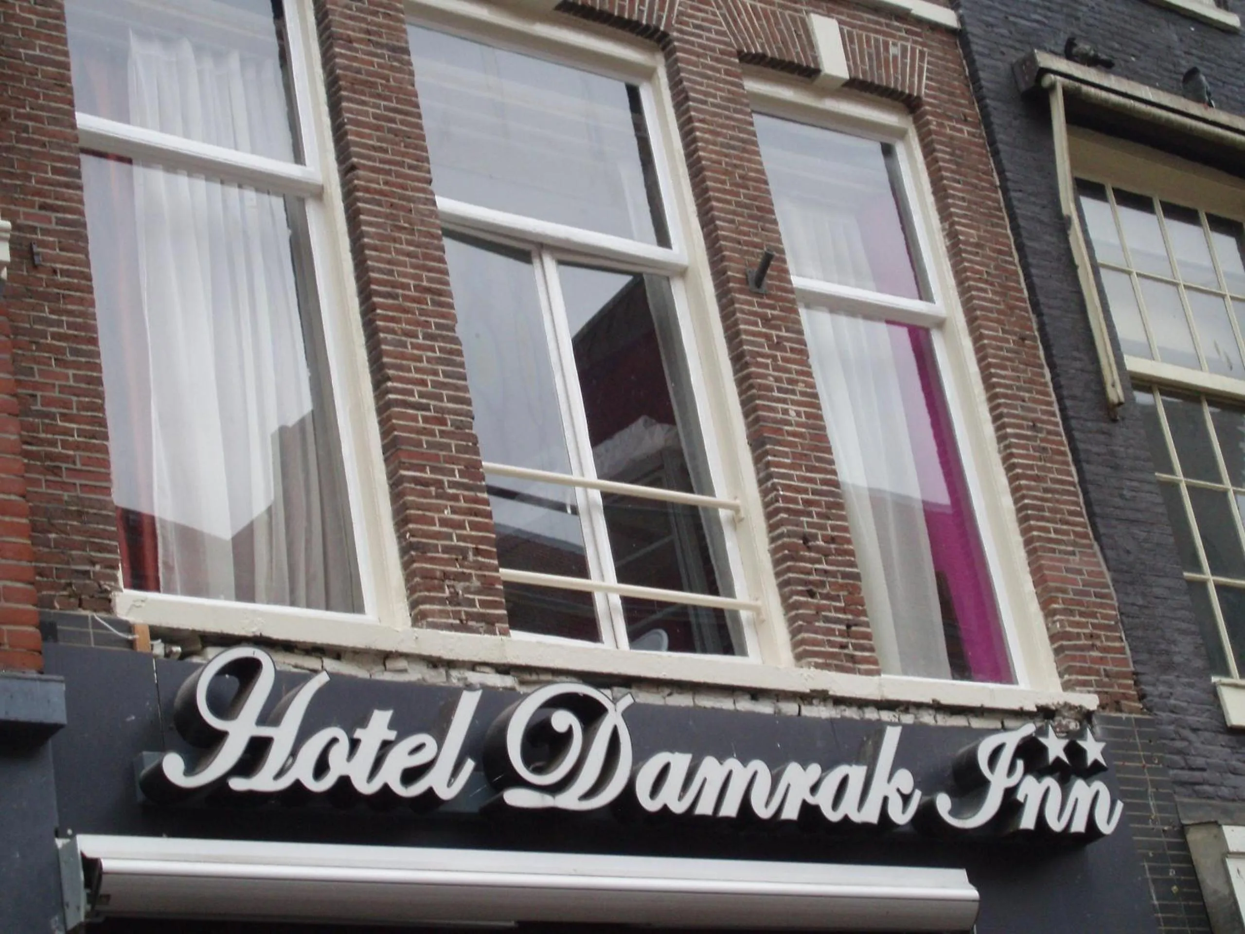 Facade/entrance in Hotel Damrak Inn