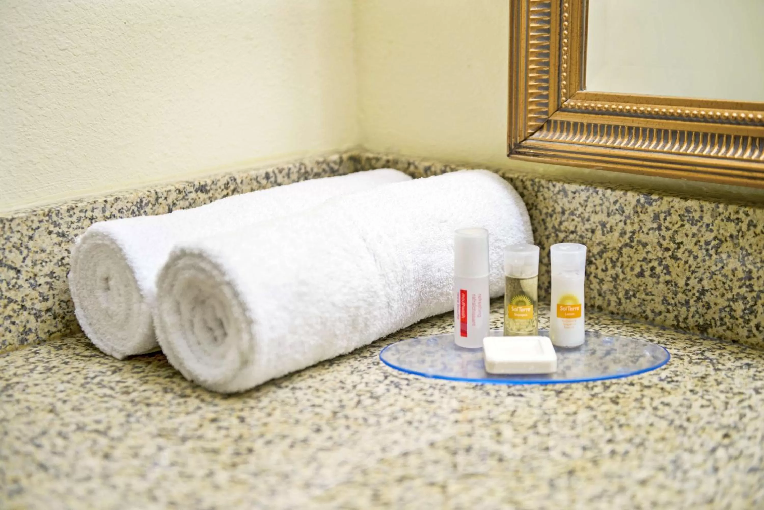 Standard King Room - Smoking in Days Inn by Wyndham Covington