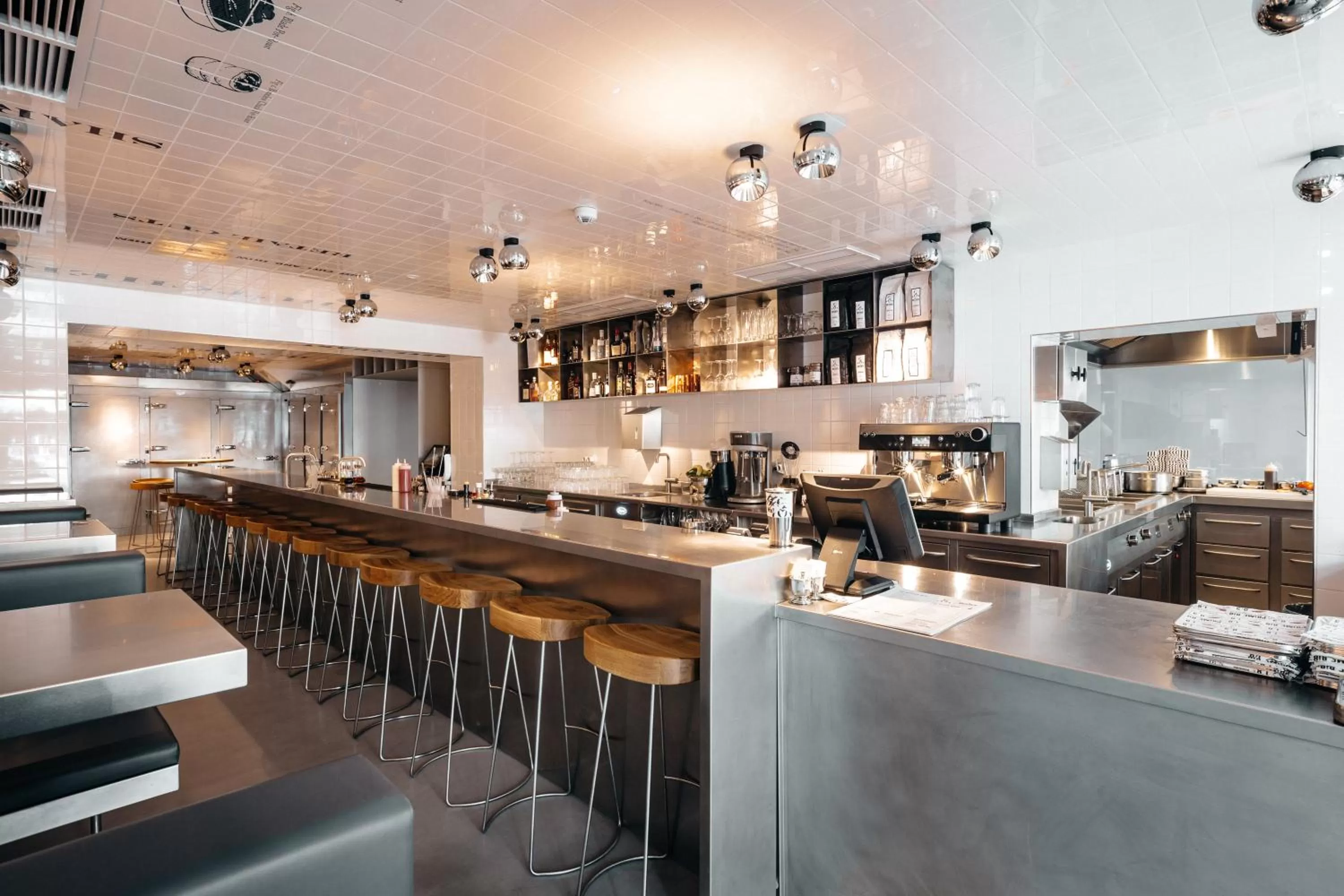 Restaurant/places to eat in Sir Savigny Hotel, part of Sircle Collection