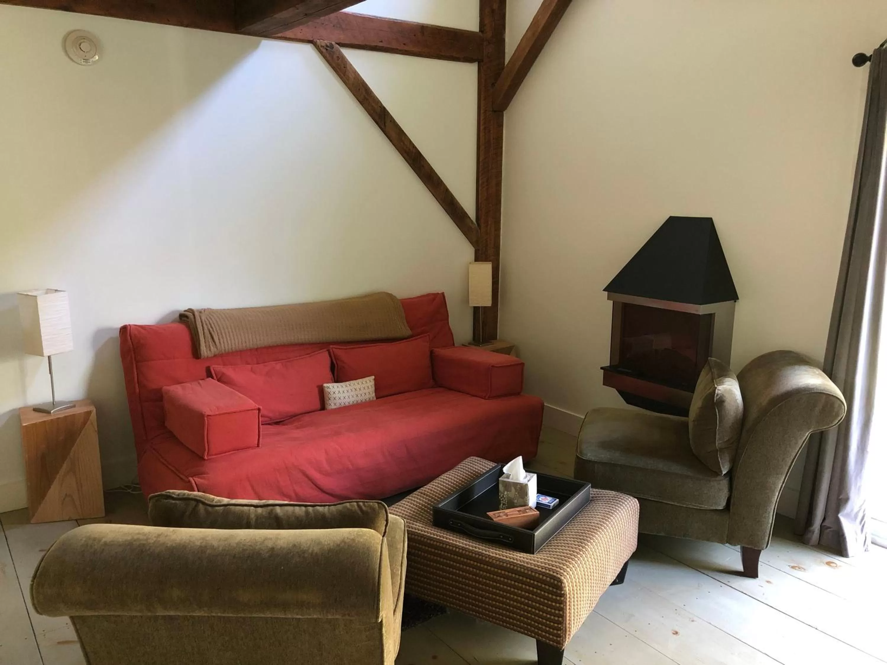 Seating area in Shoreham Inn Bed & Breakfast