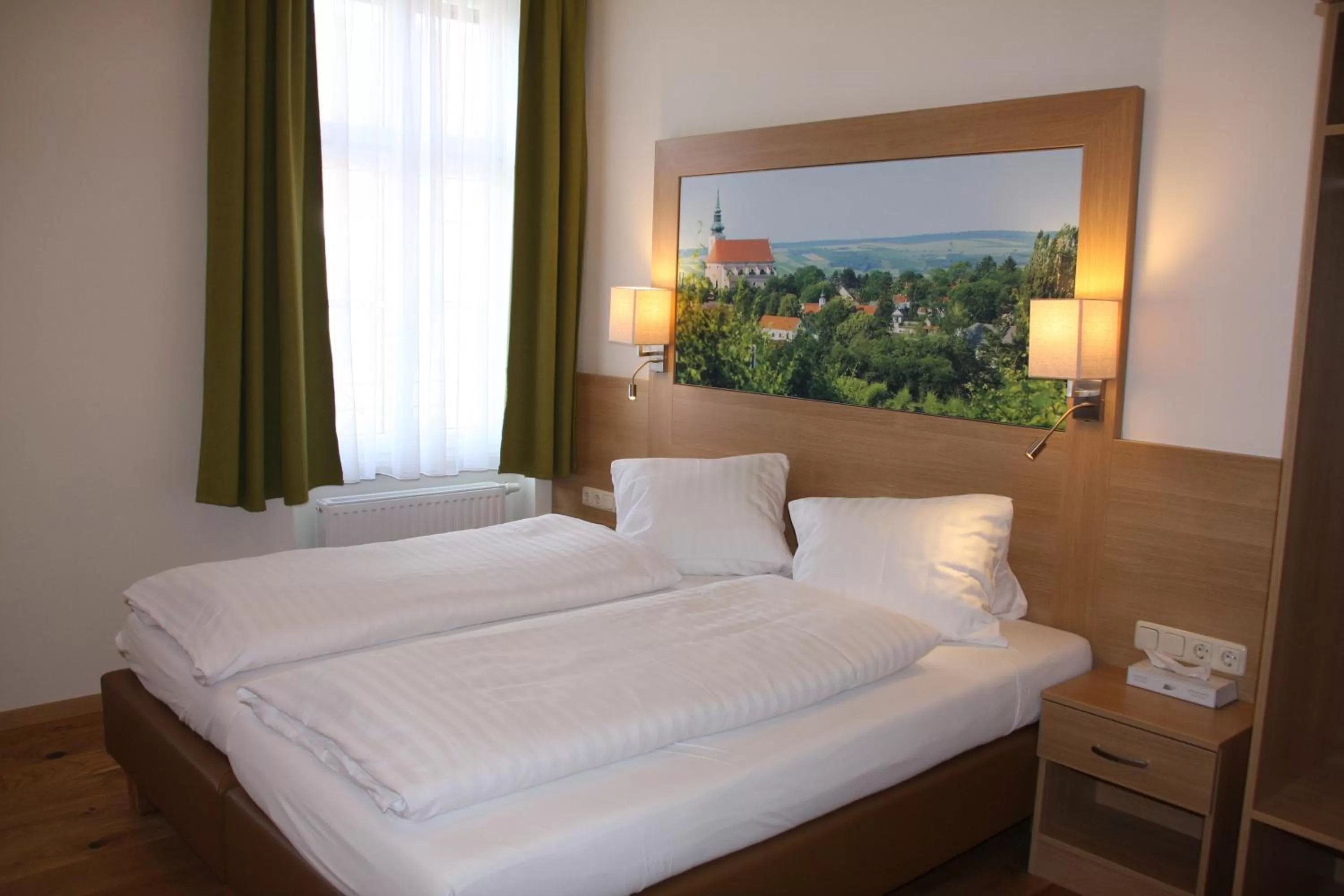 Bedroom, Bed in Weinhotel Rieder