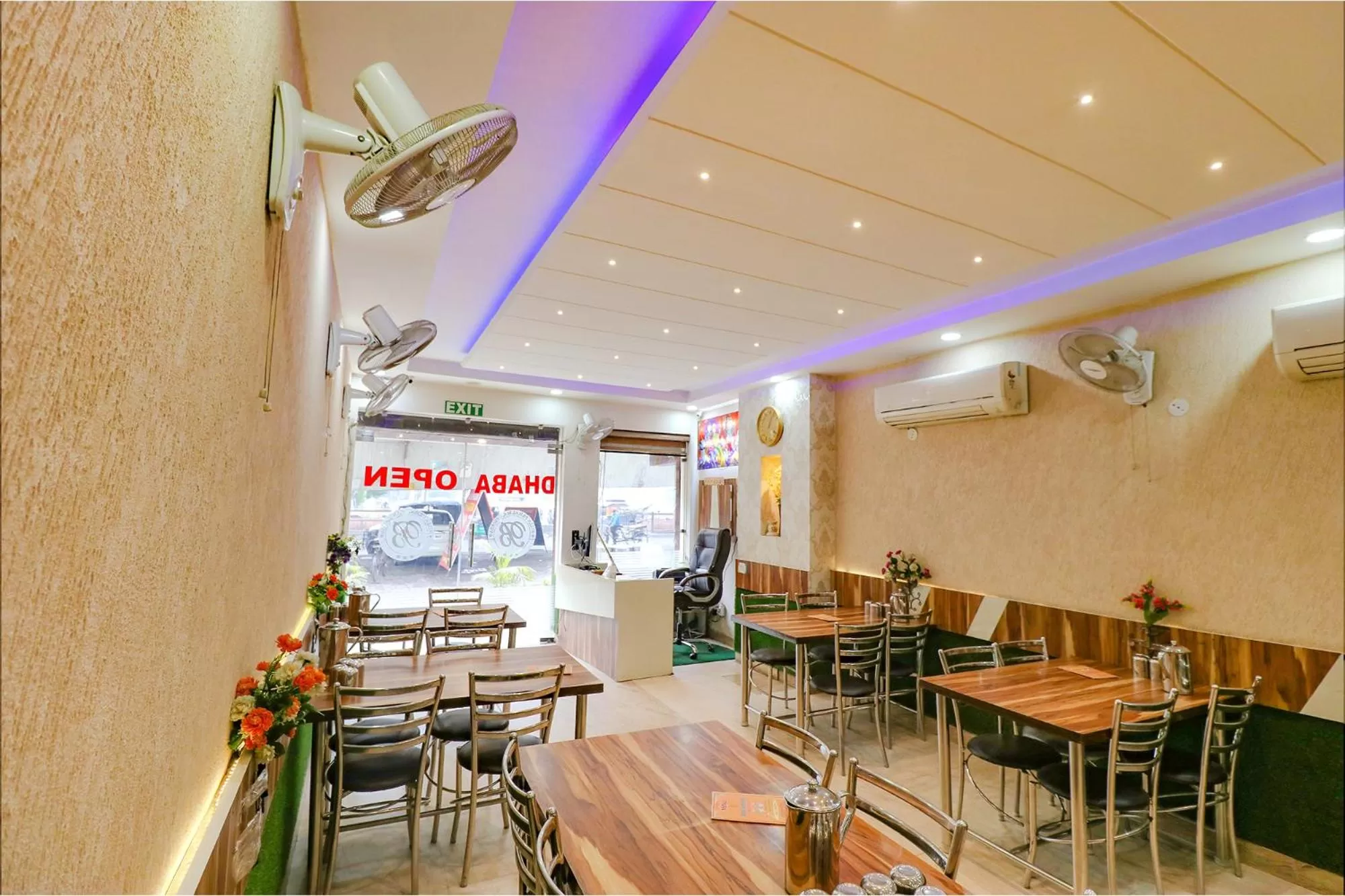 Restaurant/places to eat in FabHotel JP Residency