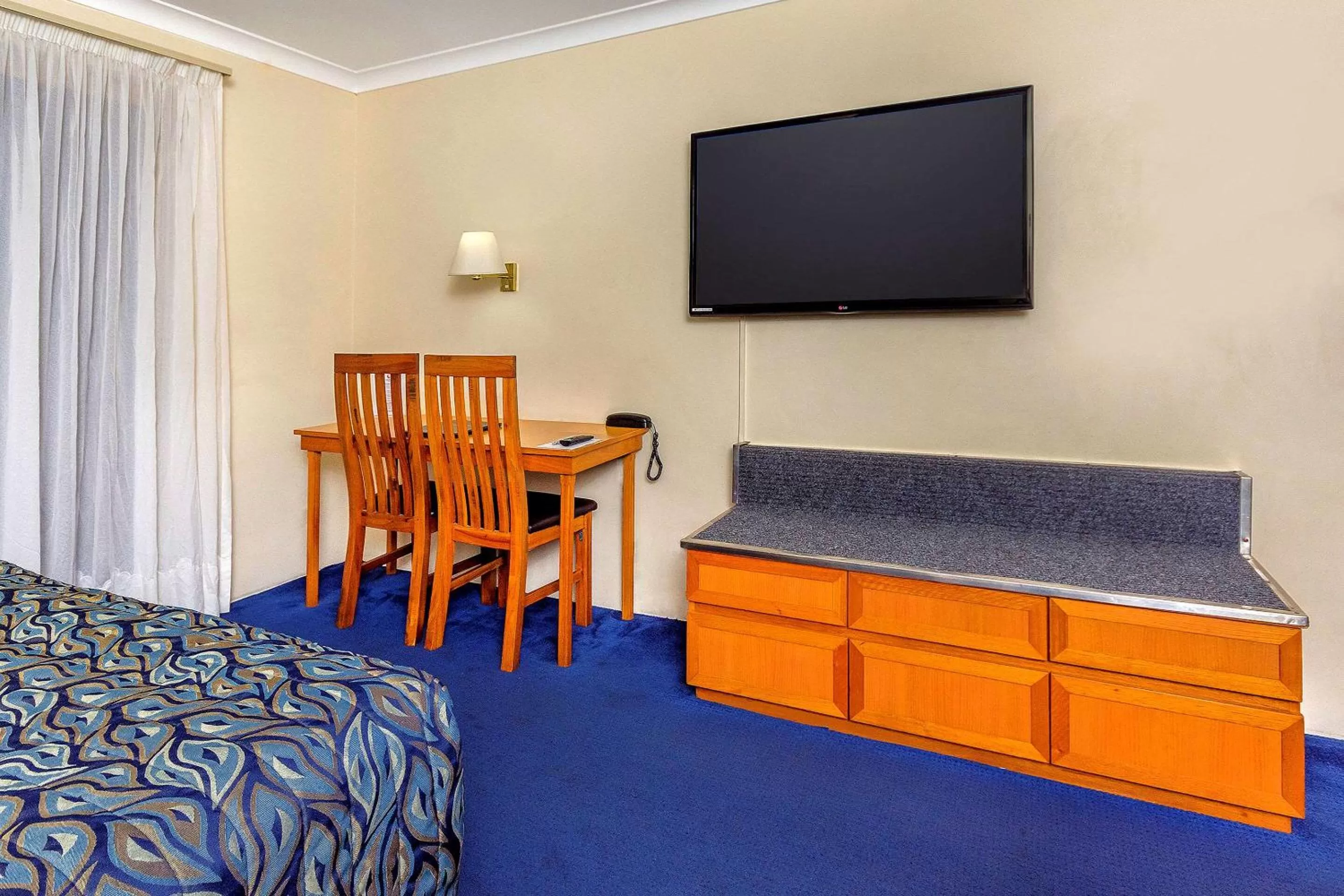 Photo of the whole room, Bed in Comfort Inn Bay of Isles