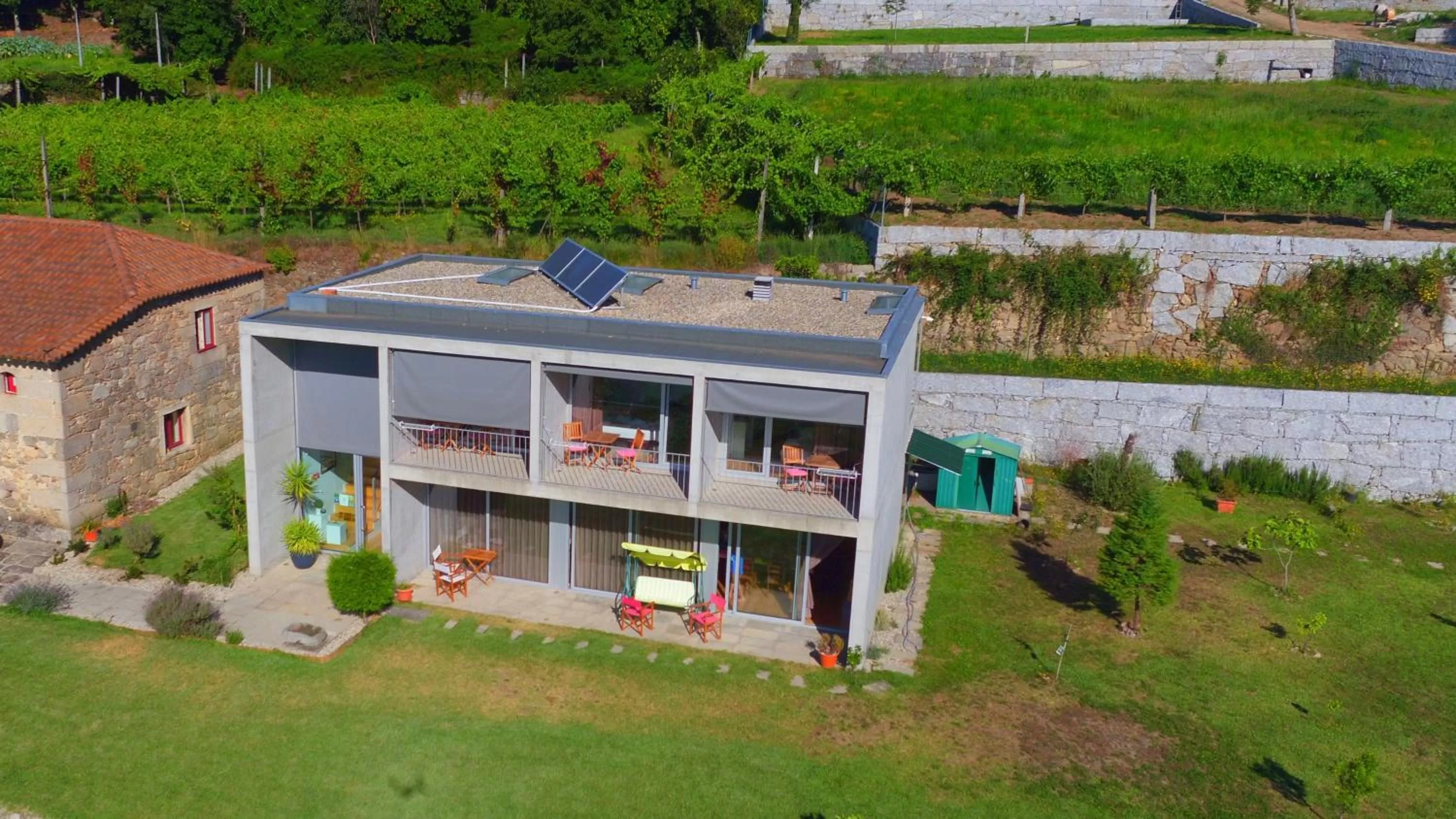 Property building in Quinta Pedras De Baixo