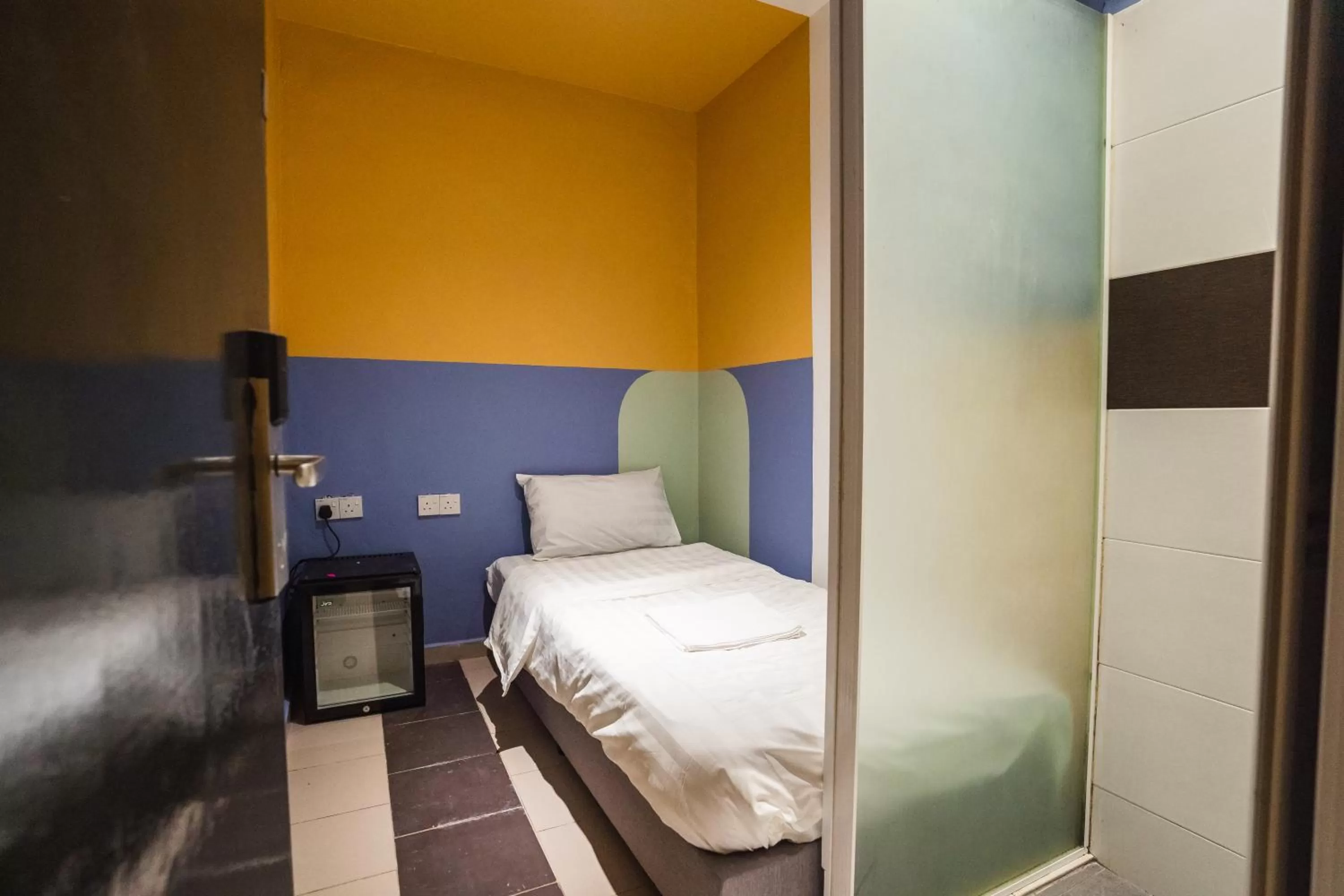 Bed in The Cave By Cactus Hotel Skudai