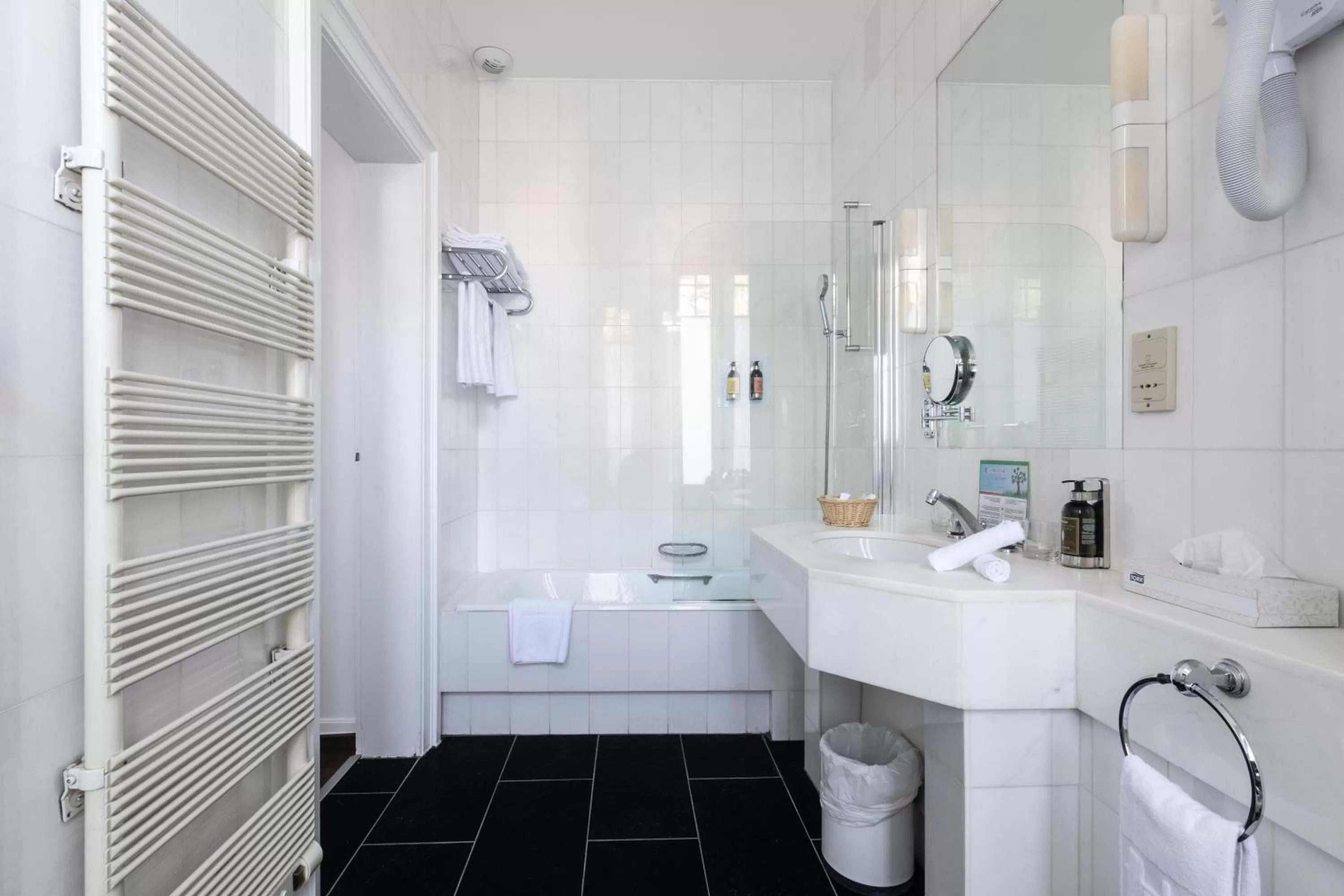 Bathroom in Hotel Du Parc - Mulhouse Centre