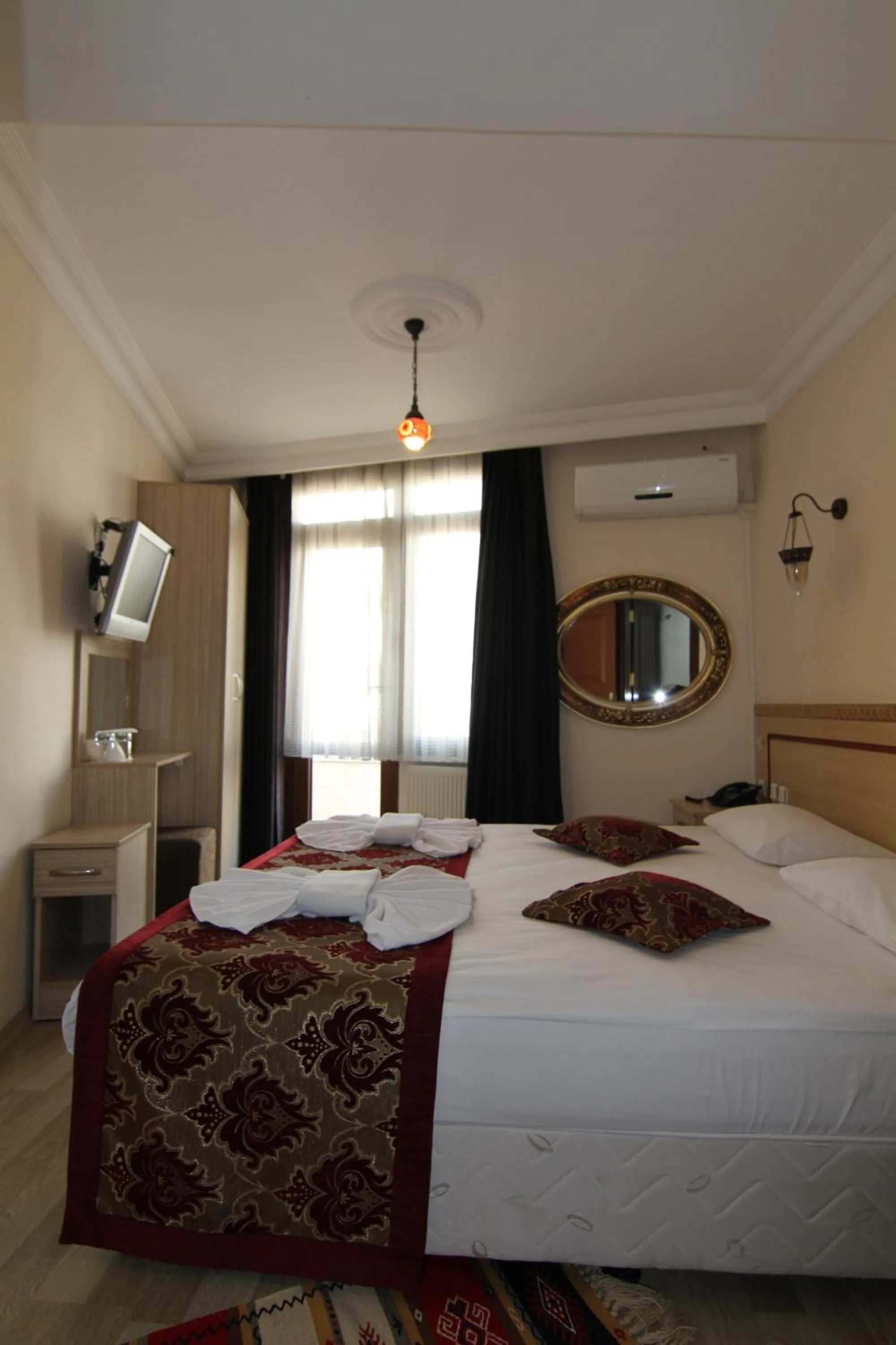 Photo of the whole room, Bed in Art City Hotel Istanbul