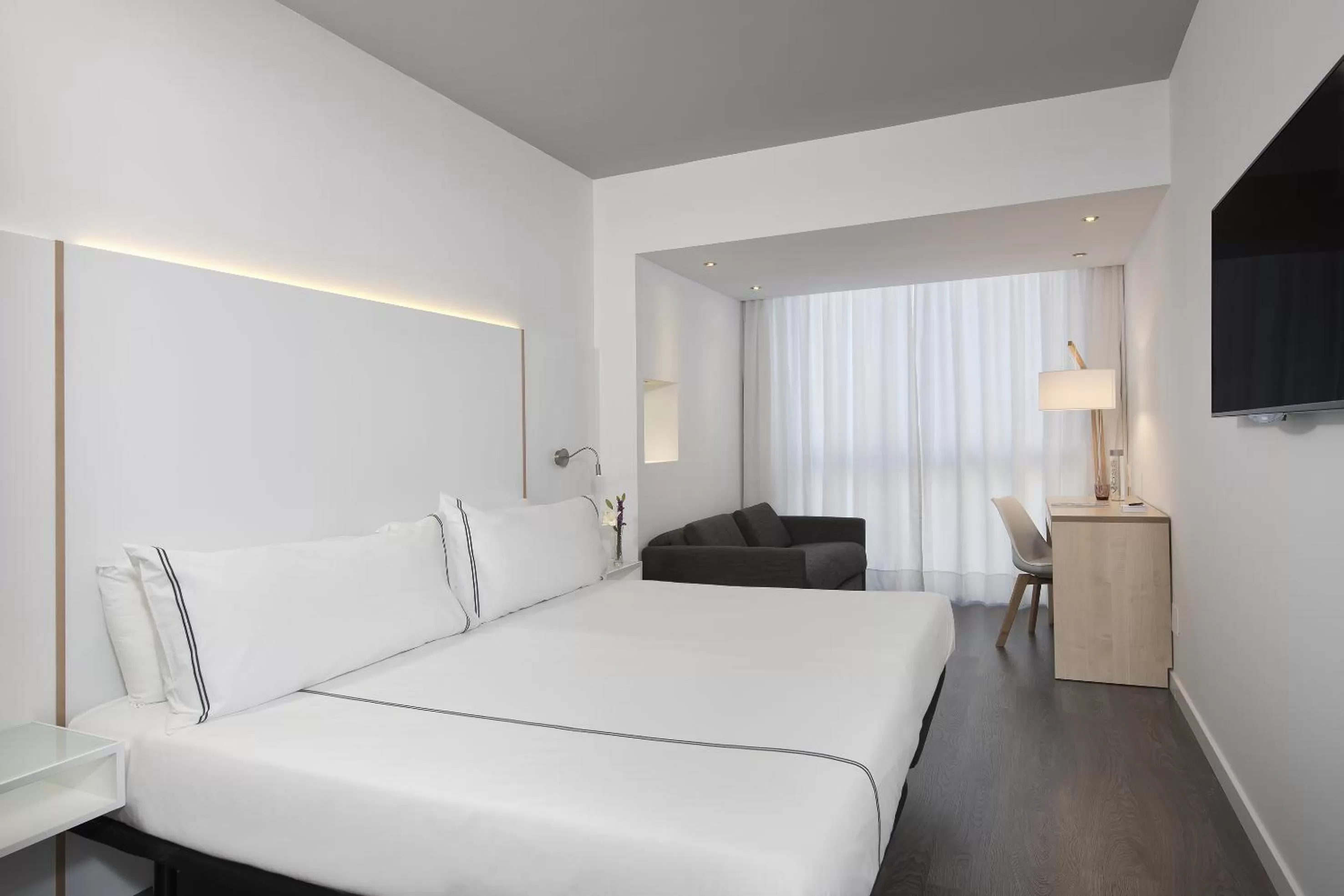 Bedroom, Bed in INNSiDE by Meliá Palma Center