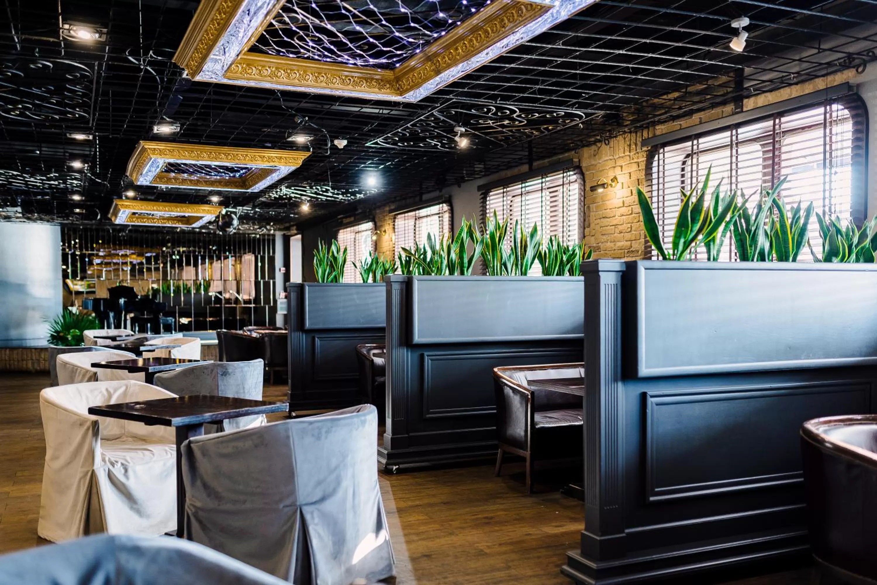 Restaurant/places to eat in Bakkara Hotel