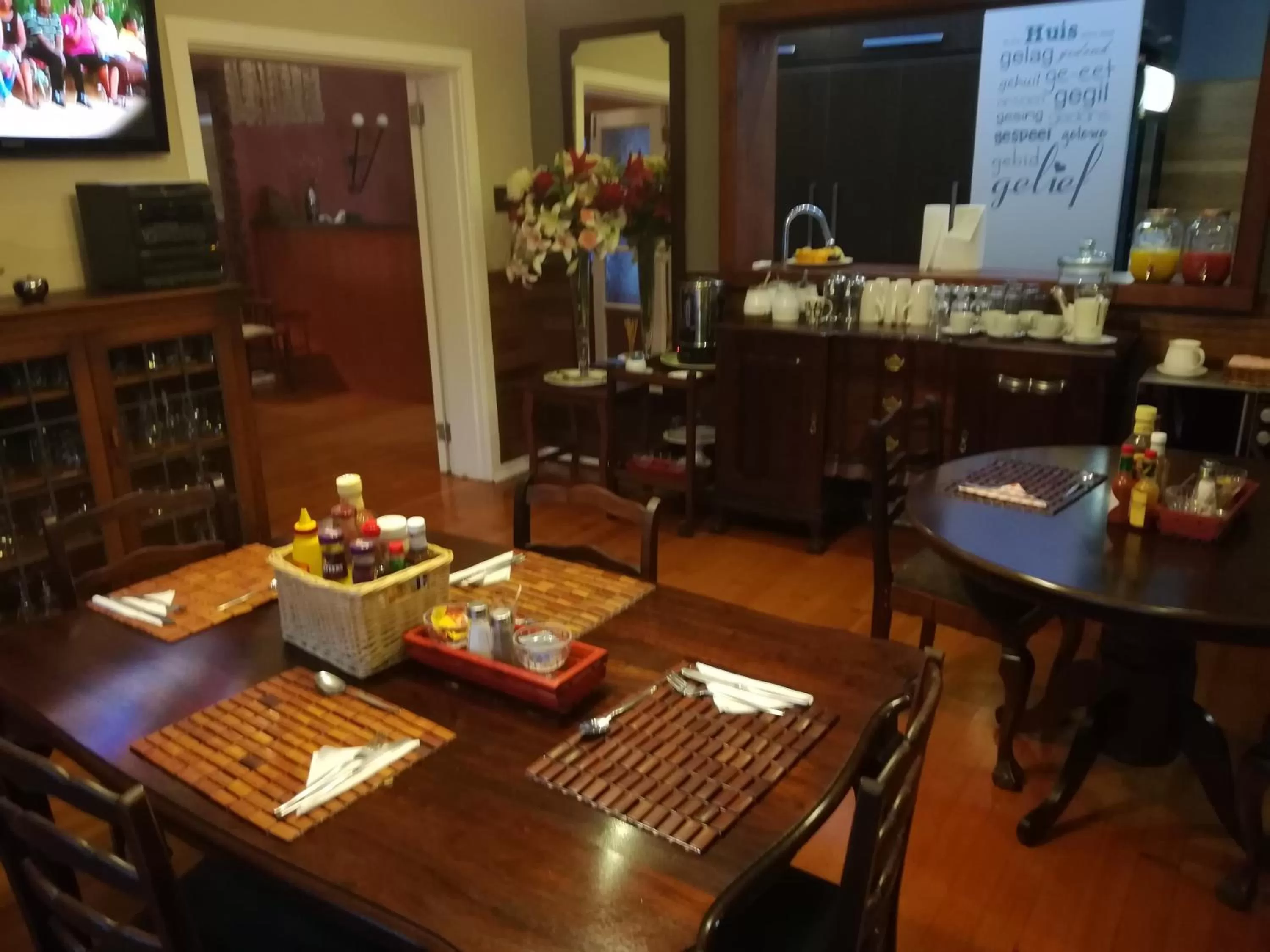 Restaurant/places to eat in Tranquil House B&B @ 121 Berry St