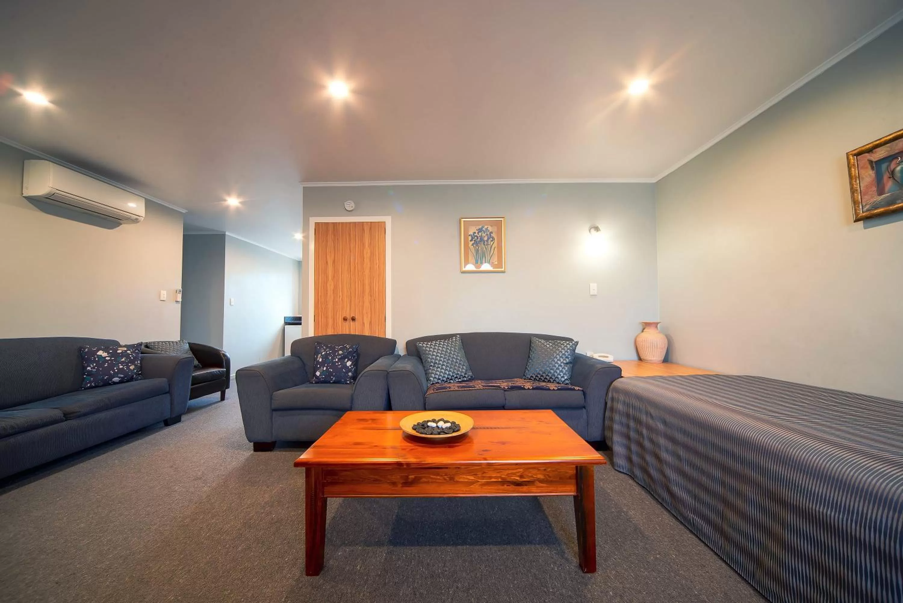 Living room in Coronation Park Motels