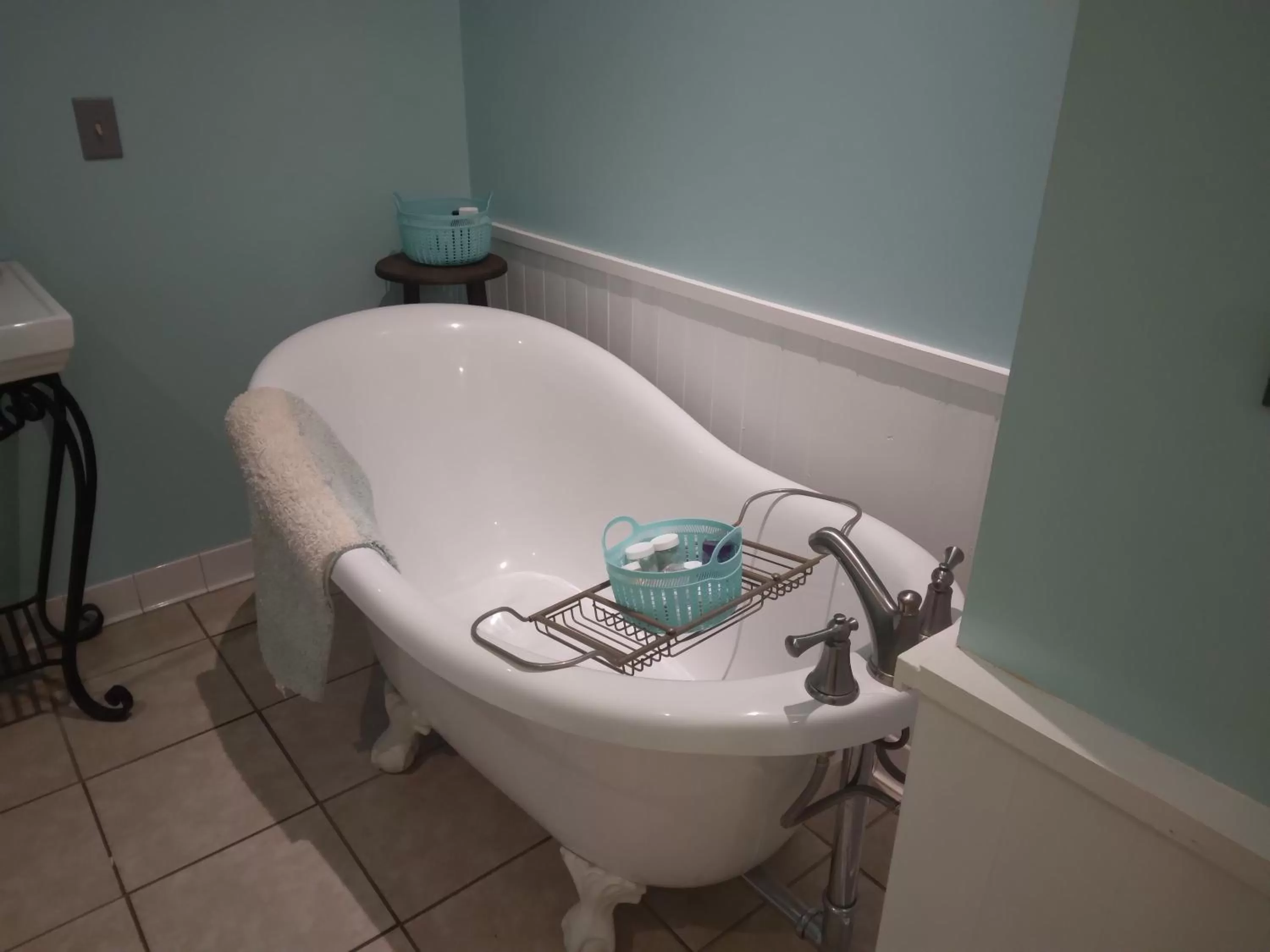 Bathroom in Betty Lous Garden