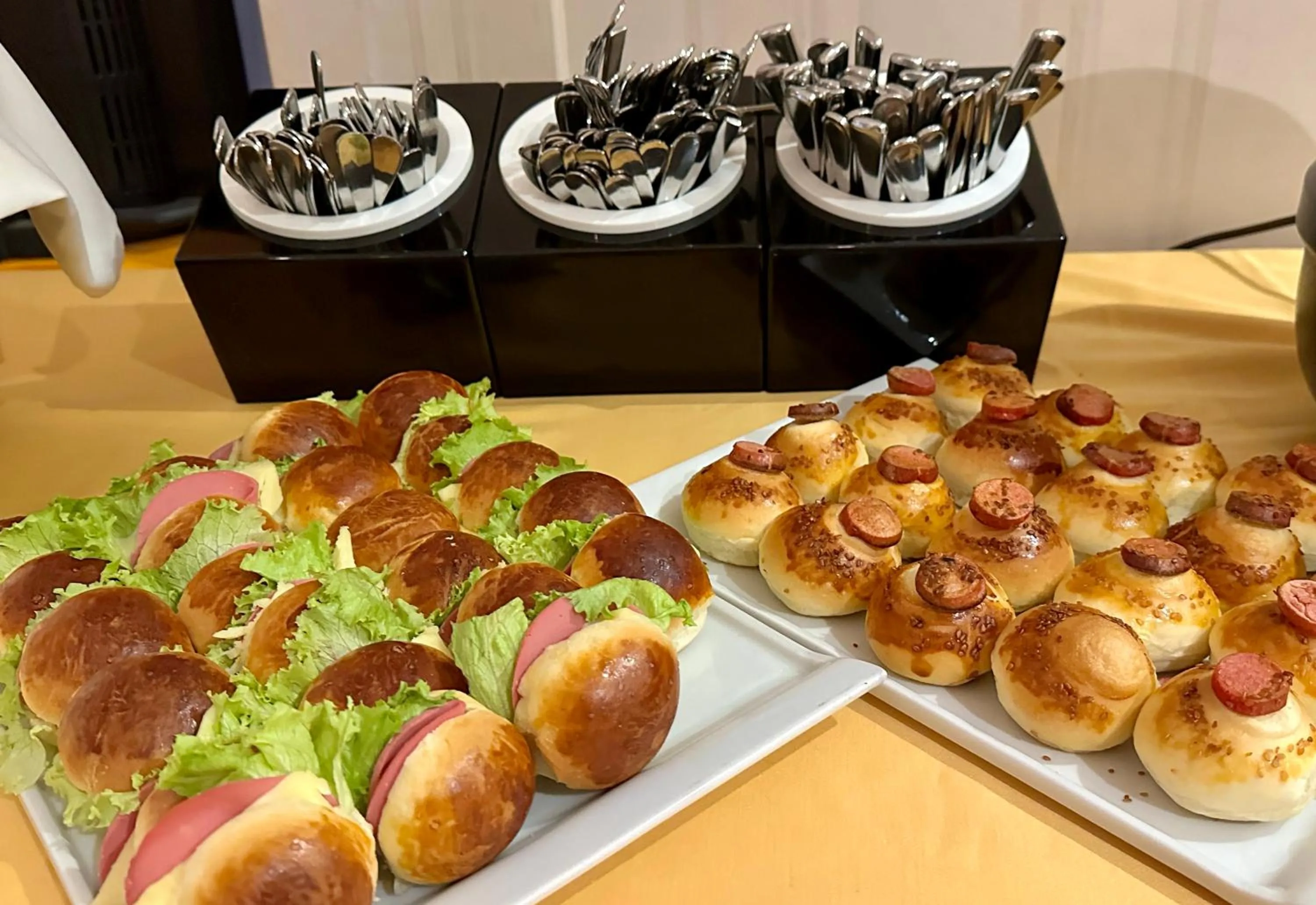 Food and drinks in Askoc Hotel & SPA