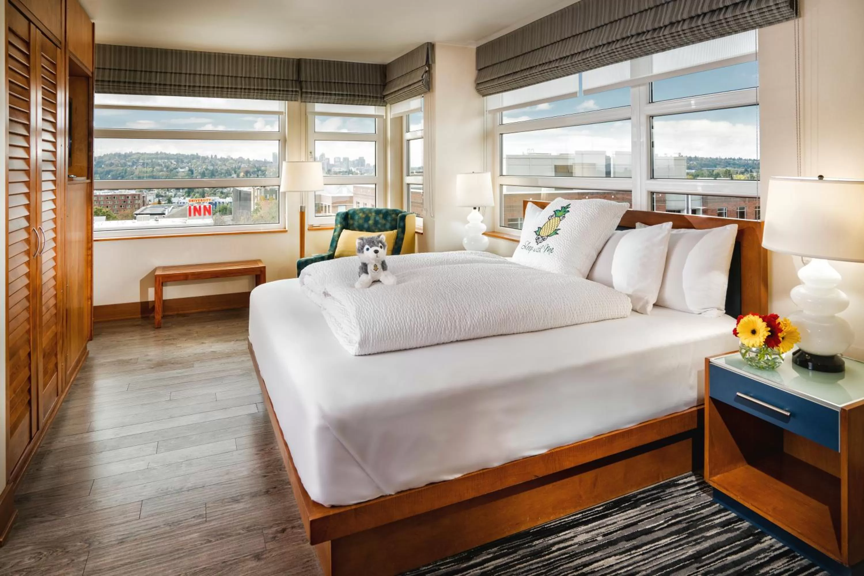 Photo of the whole room, Bed in Staypineapple, Watertown Hotel, University District Seattle
