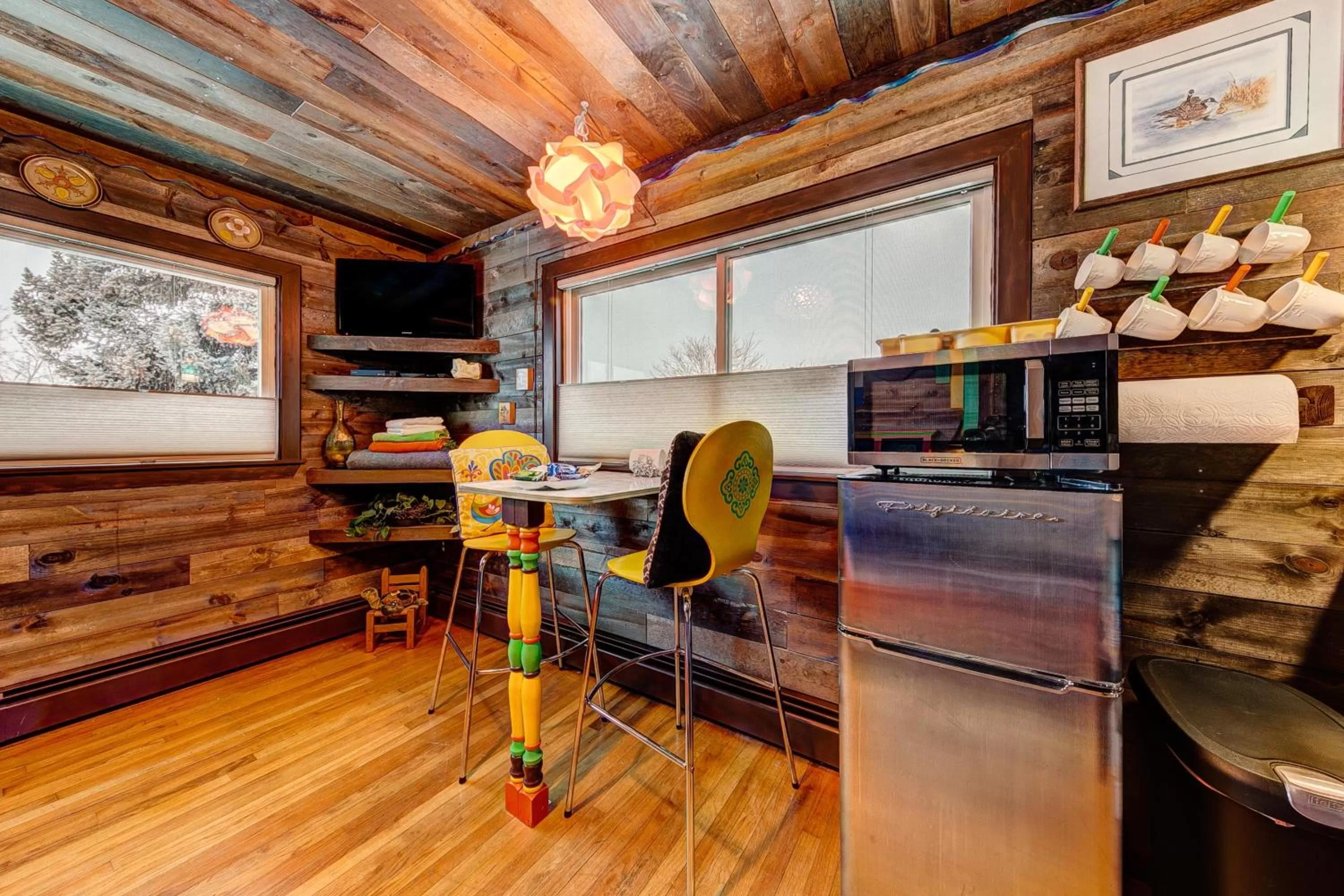 Dining area in The Oasis on Eisenhower