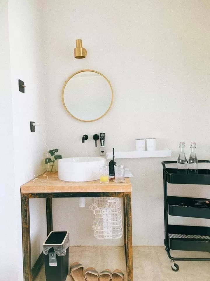 Toilet in Sugarsea Inn & Dive shop