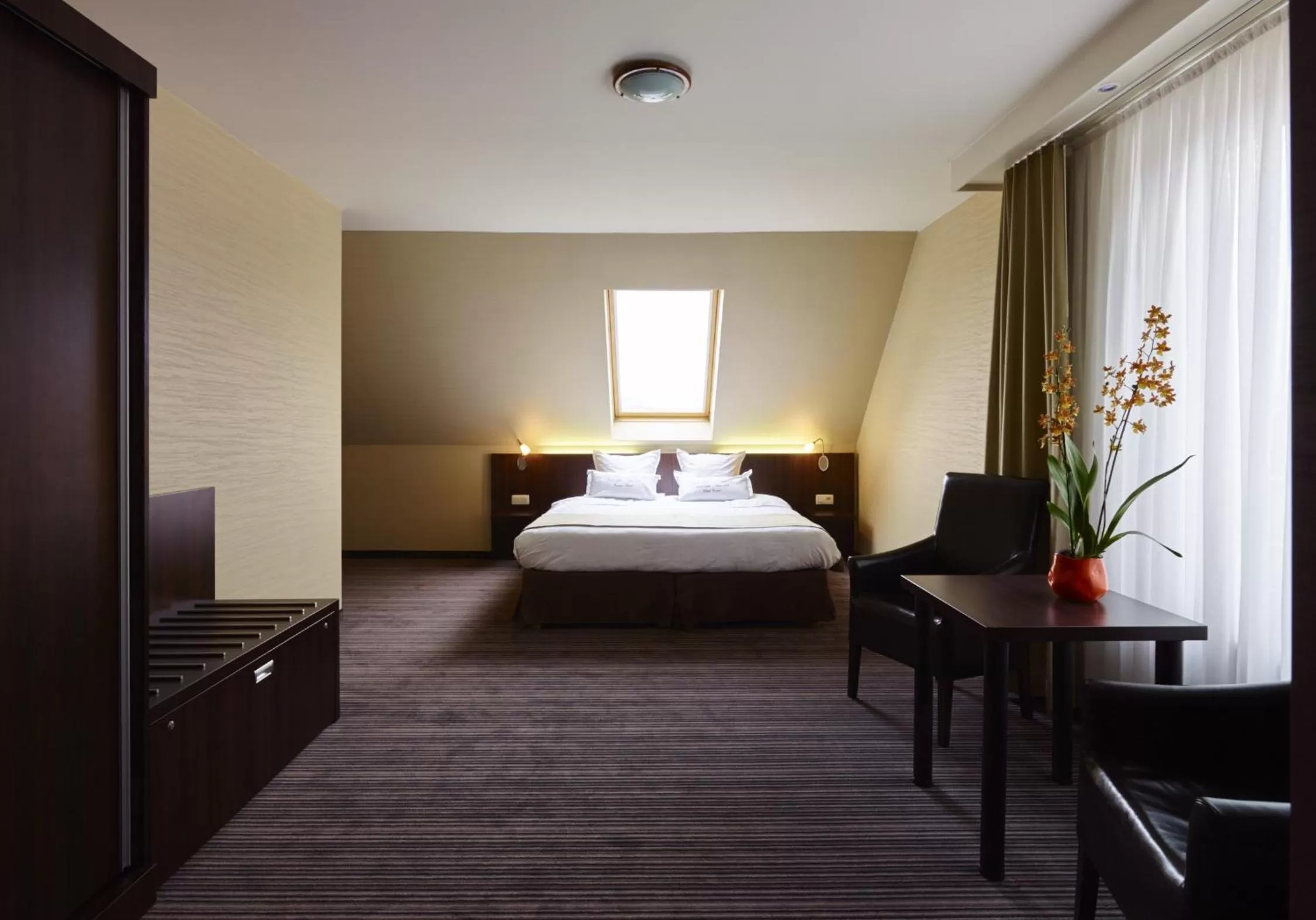 Bedroom, Bed in Hotel Europe