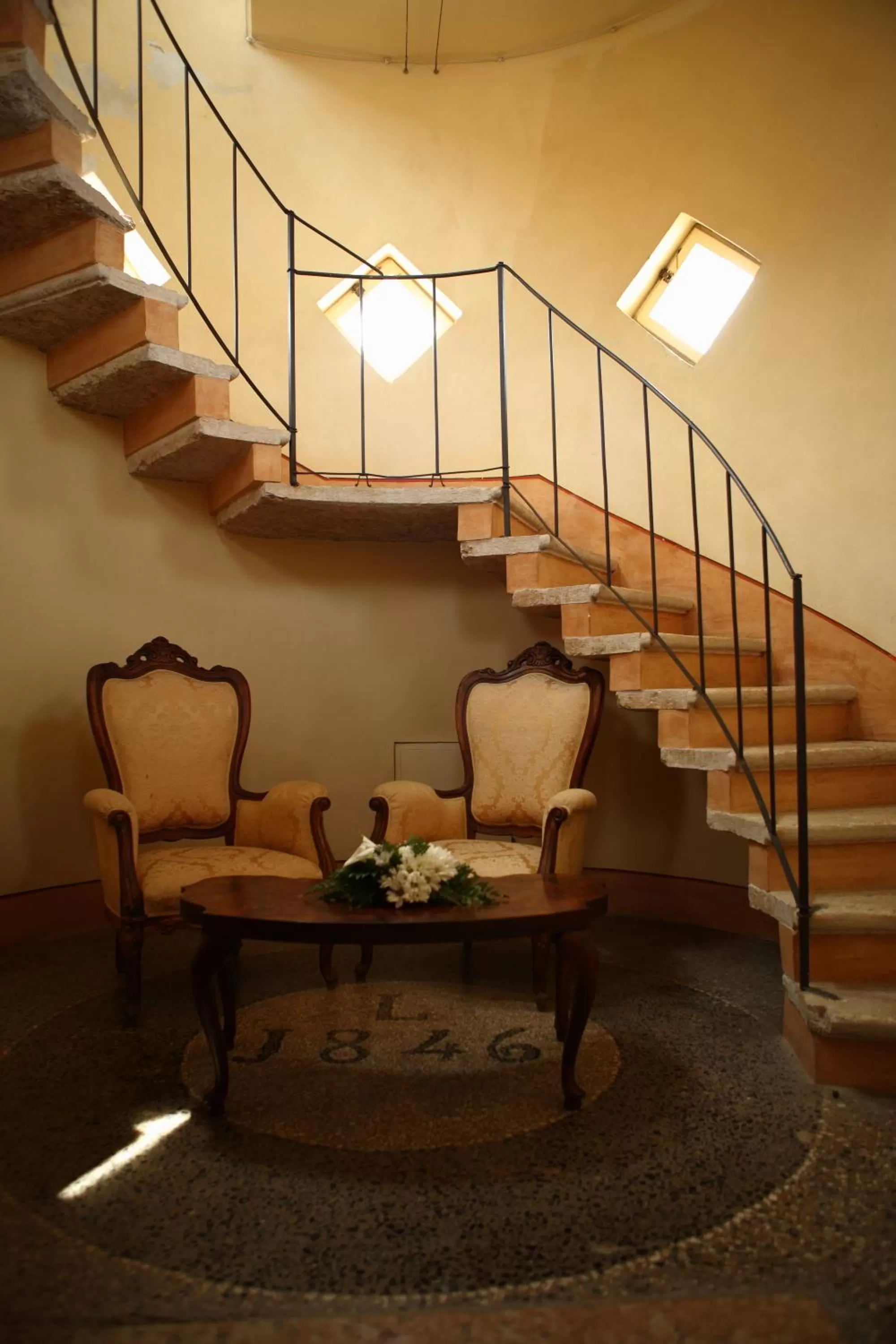 Decorative detail, Seating Area in Classique