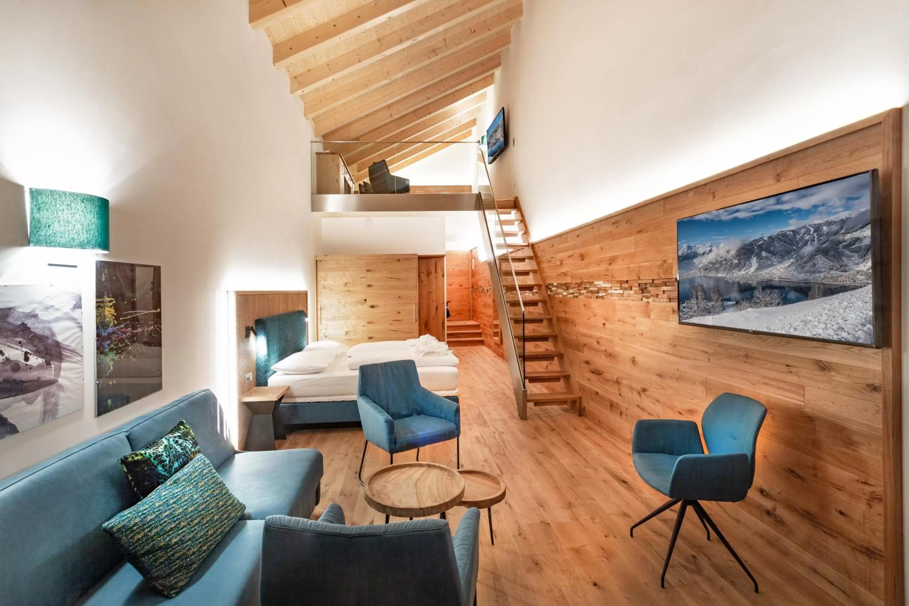 Photo of the whole room, Seating Area in Berghotel Schmittenhöhe