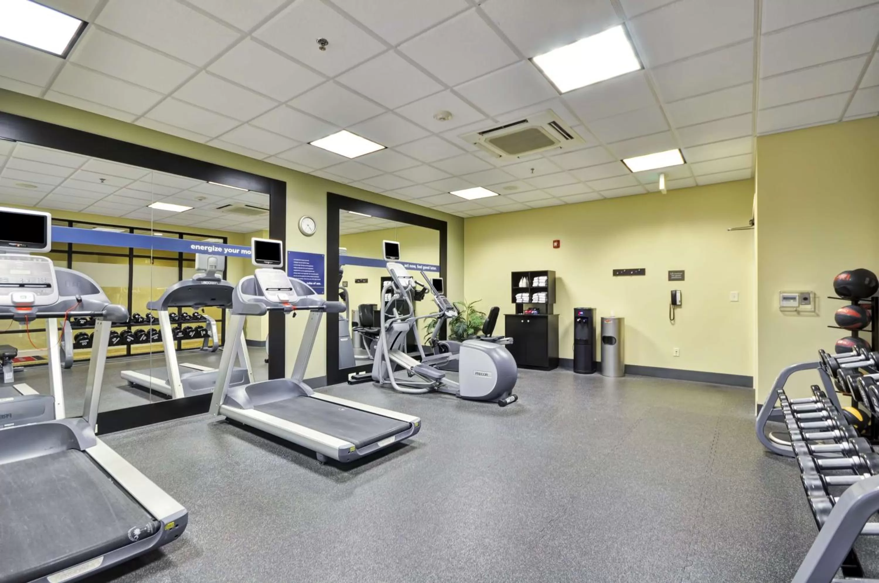 Fitness centre/facilities in Hampton Inn & Suites North Charleston-University Boulevard