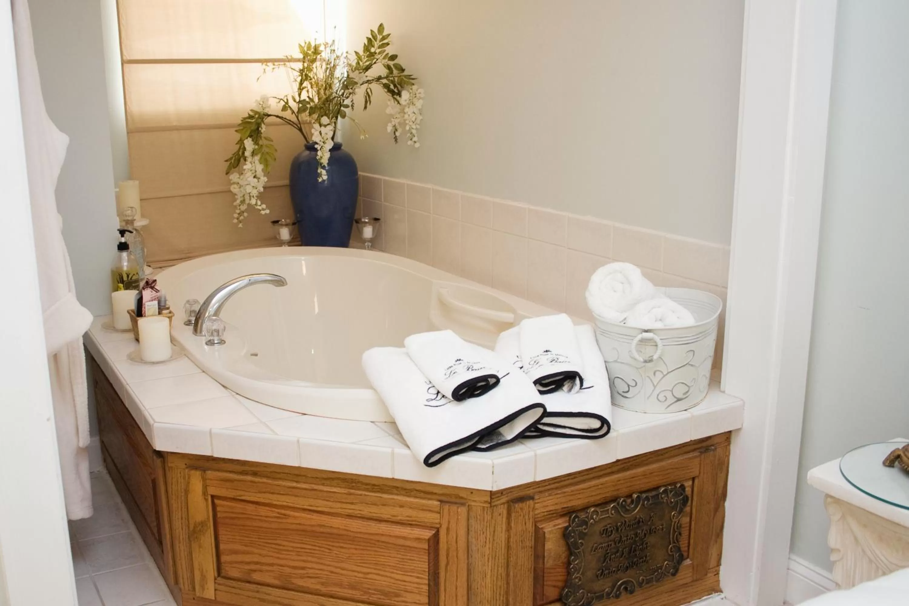 Bathroom in Woodstock Inn Bed & Breakfast