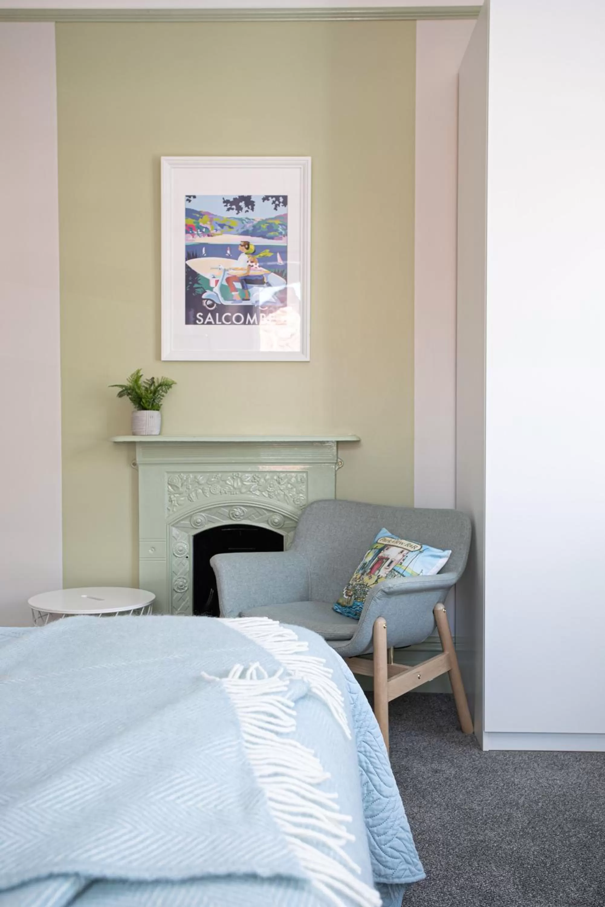 Bed in Park View R & R - Adult Only - Self-Catering - Free Parking - EV Point