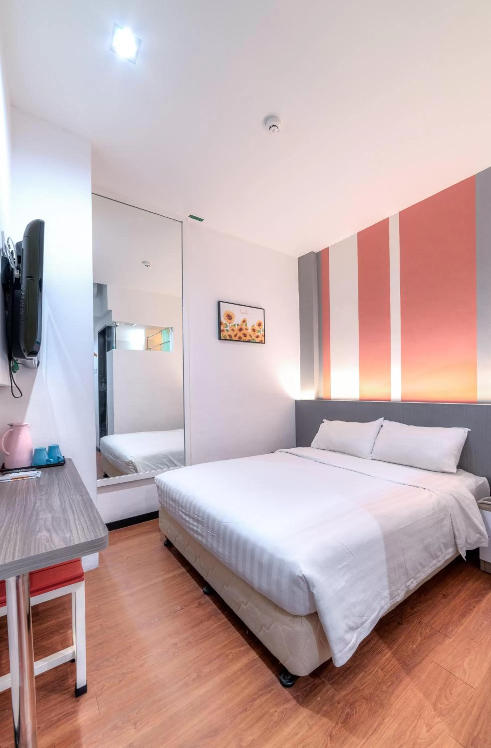 Bedroom, Bed in HelicoNia Hotel