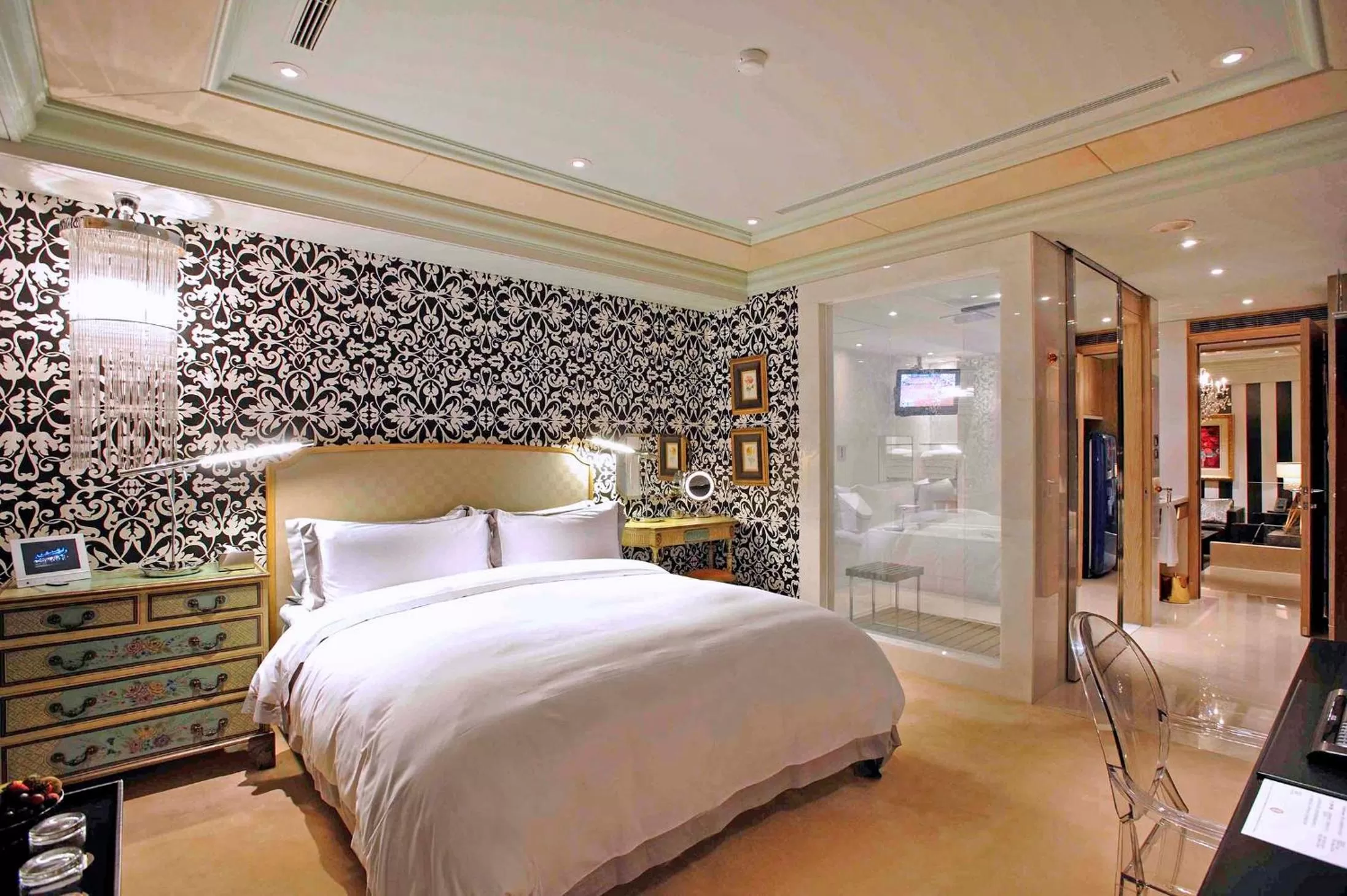 Photo of the whole room, Bed in Hotel Eclat Taipei