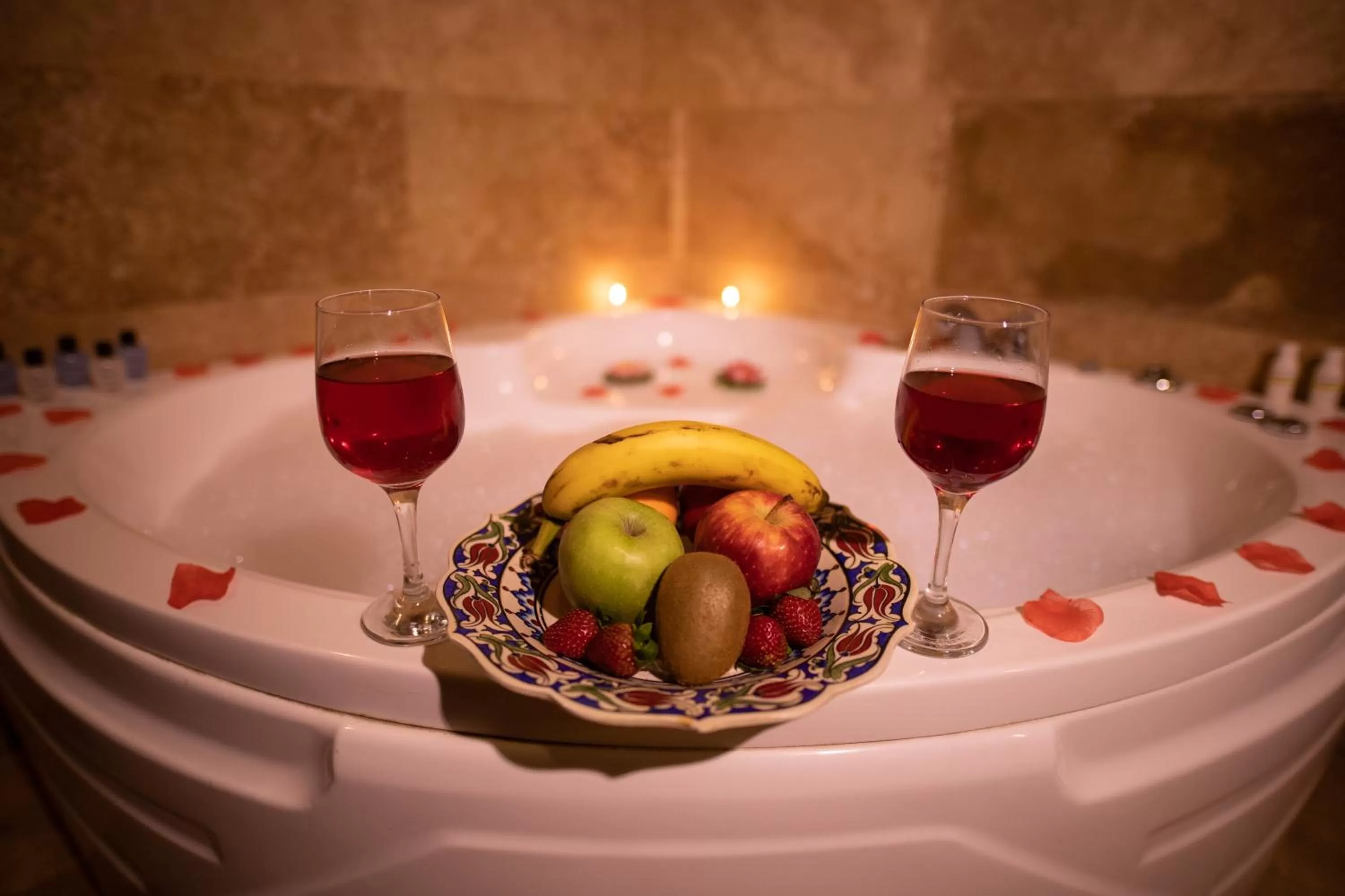 Alcoholic drinks, Food in 7 Oda Kapadokya Cave Hotel