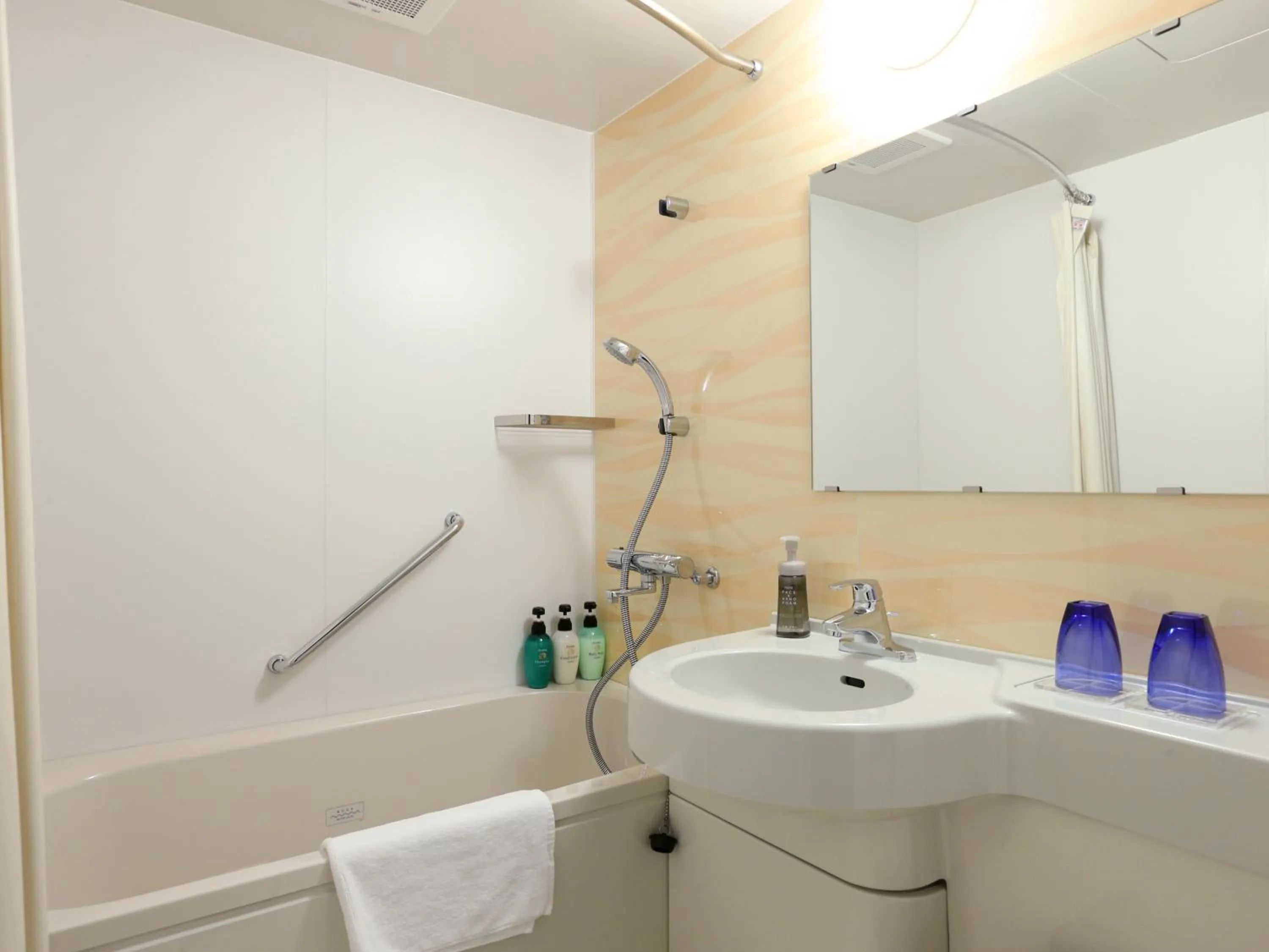 Bathroom in KOKO HOTEL Higashiosaka - formerly Hotel Wing International Select Higashi Osaka