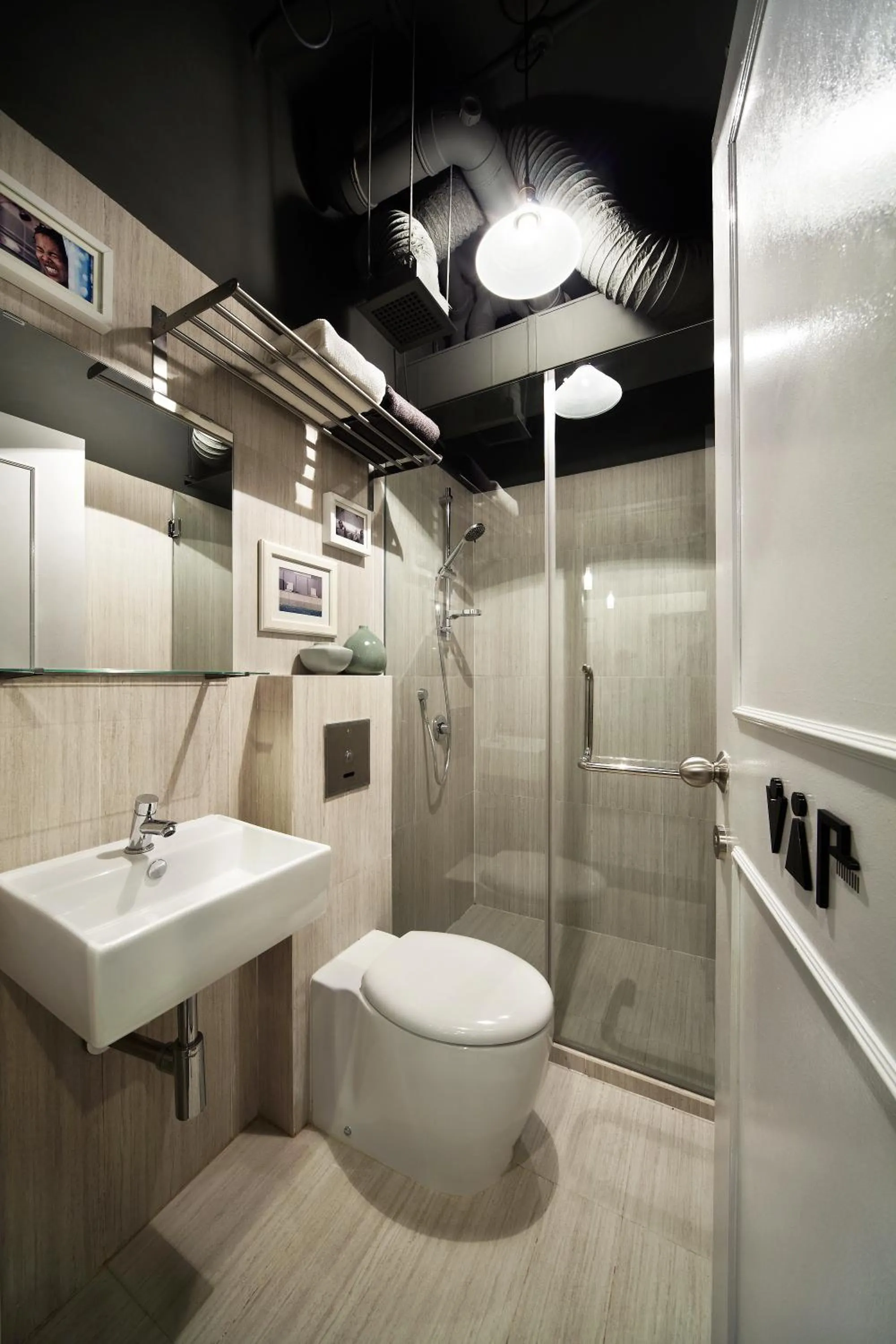 Shower in The Pod at Beach Road Boutique Capsule Hotel