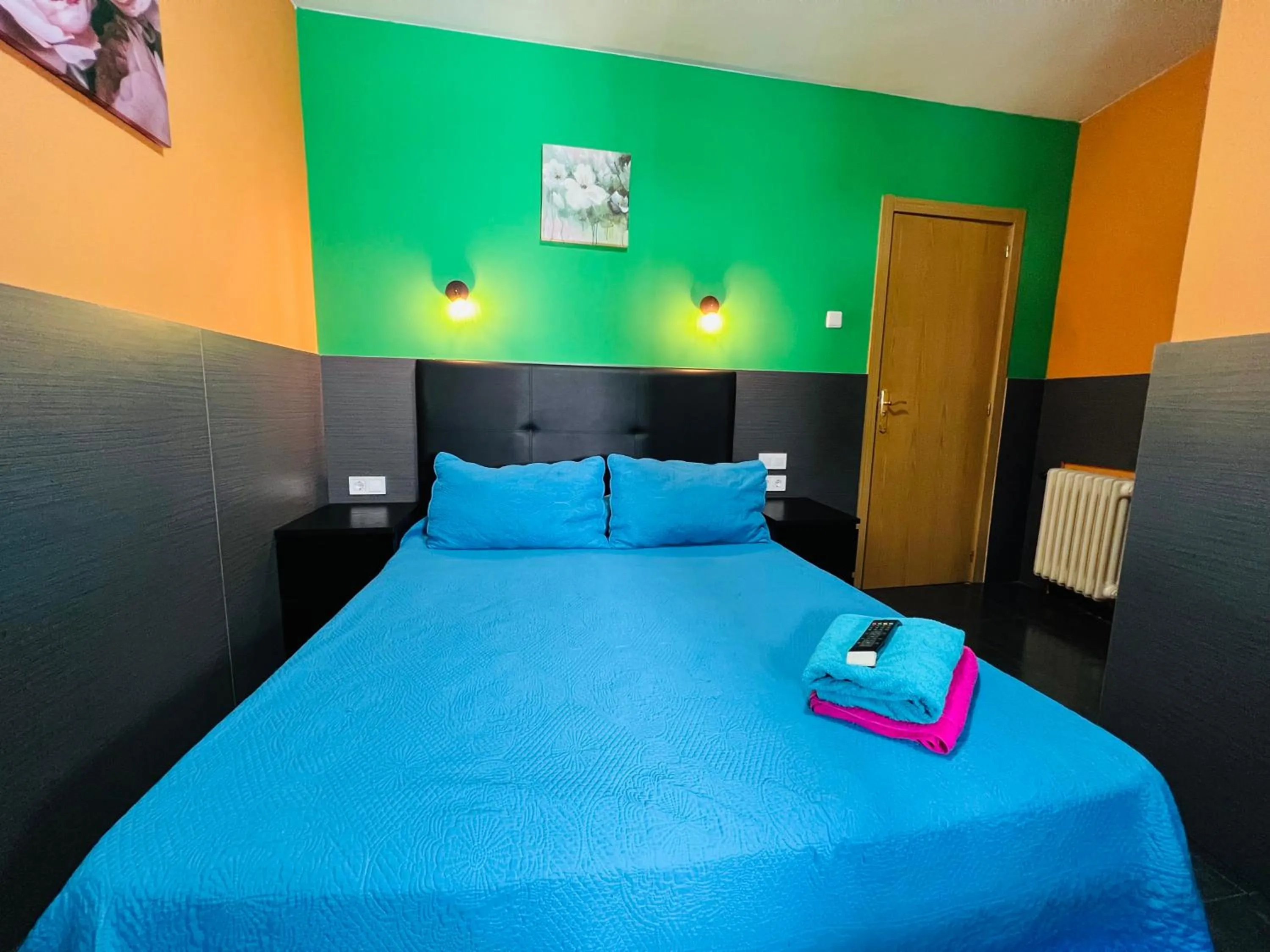 Bed in Hostal Numancia