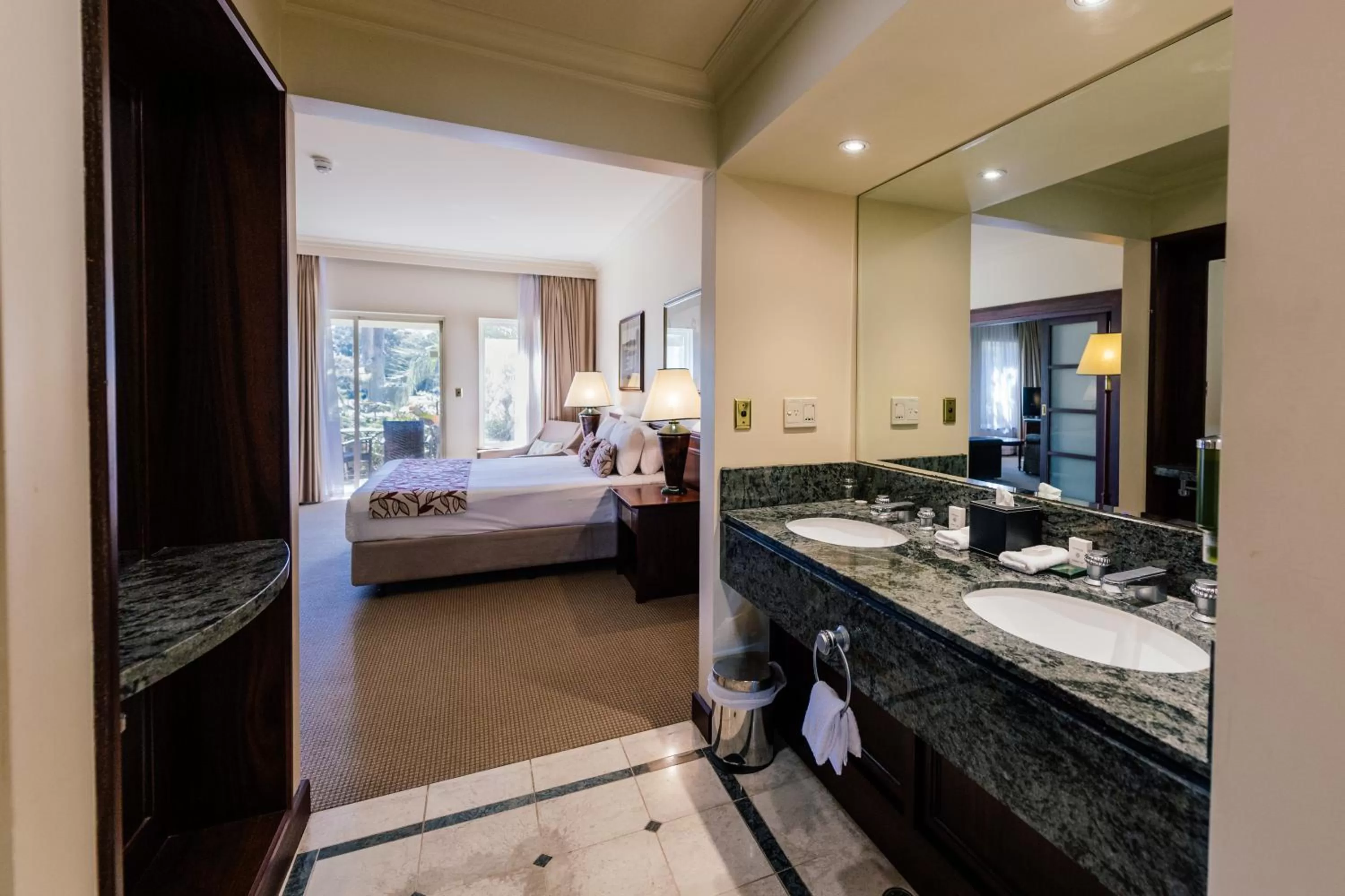 Bathroom, Bed in Joondalup Resort
