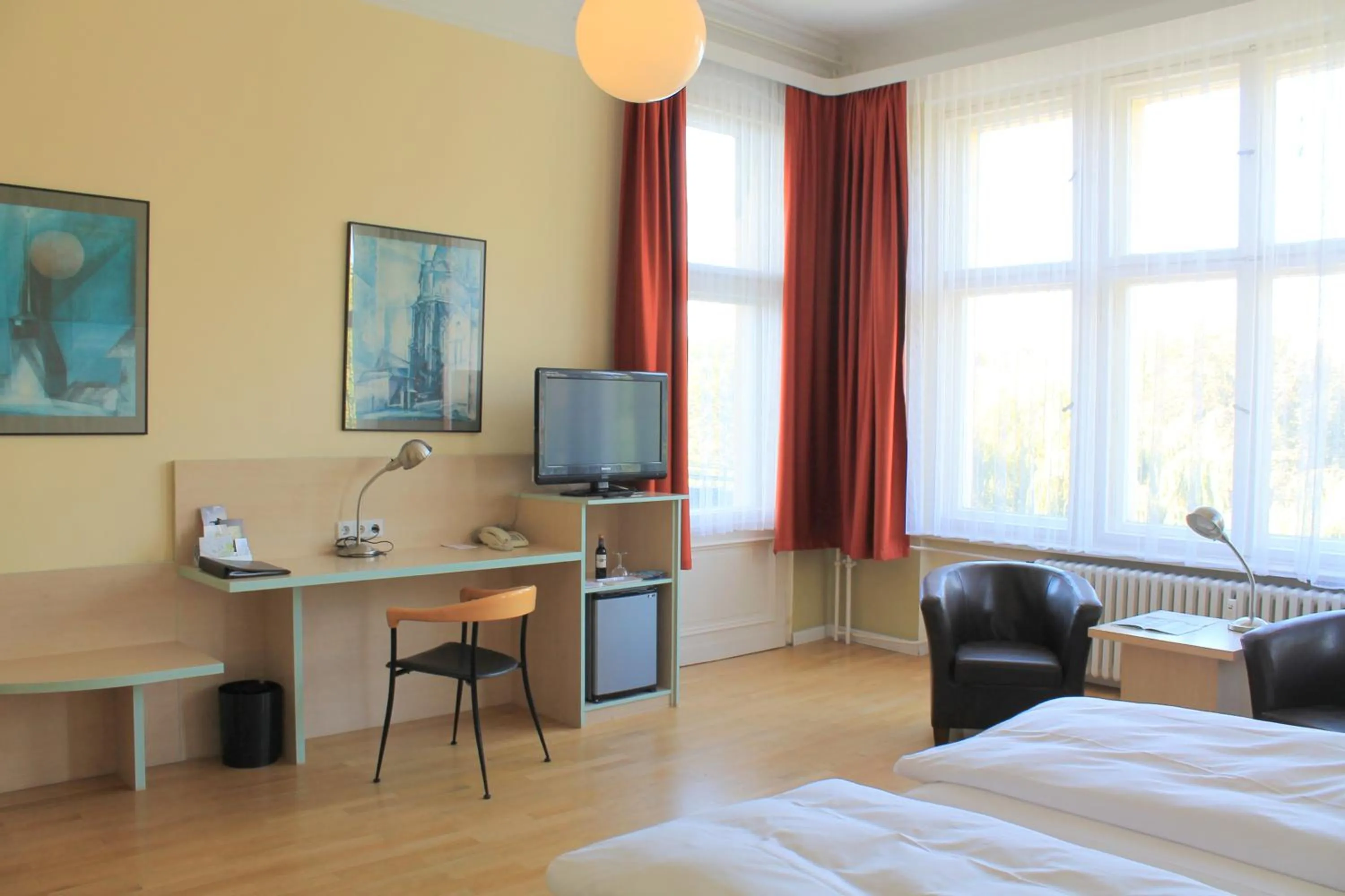 Photo of the whole room, Bed in Hotel Hansablick