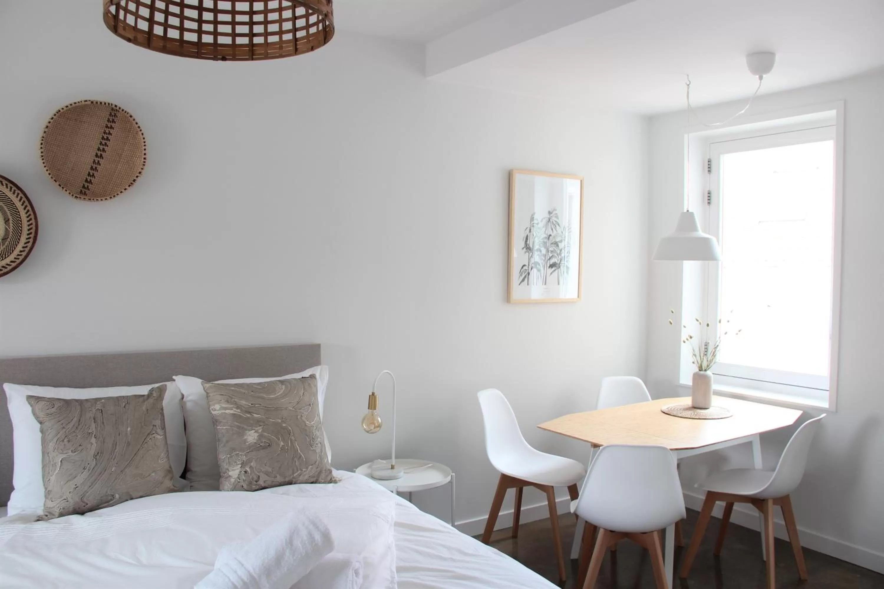 Dining area, Bed in Hotel Paradis Zandvoort