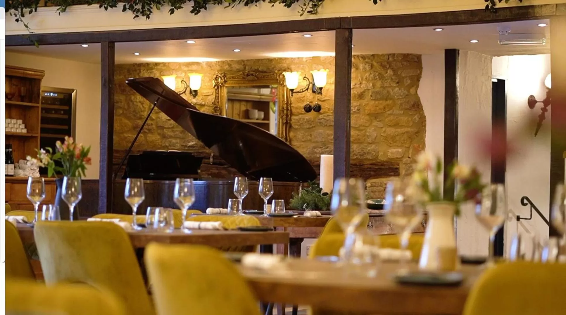 Restaurant/places to eat in The Old Crown Coaching Inn