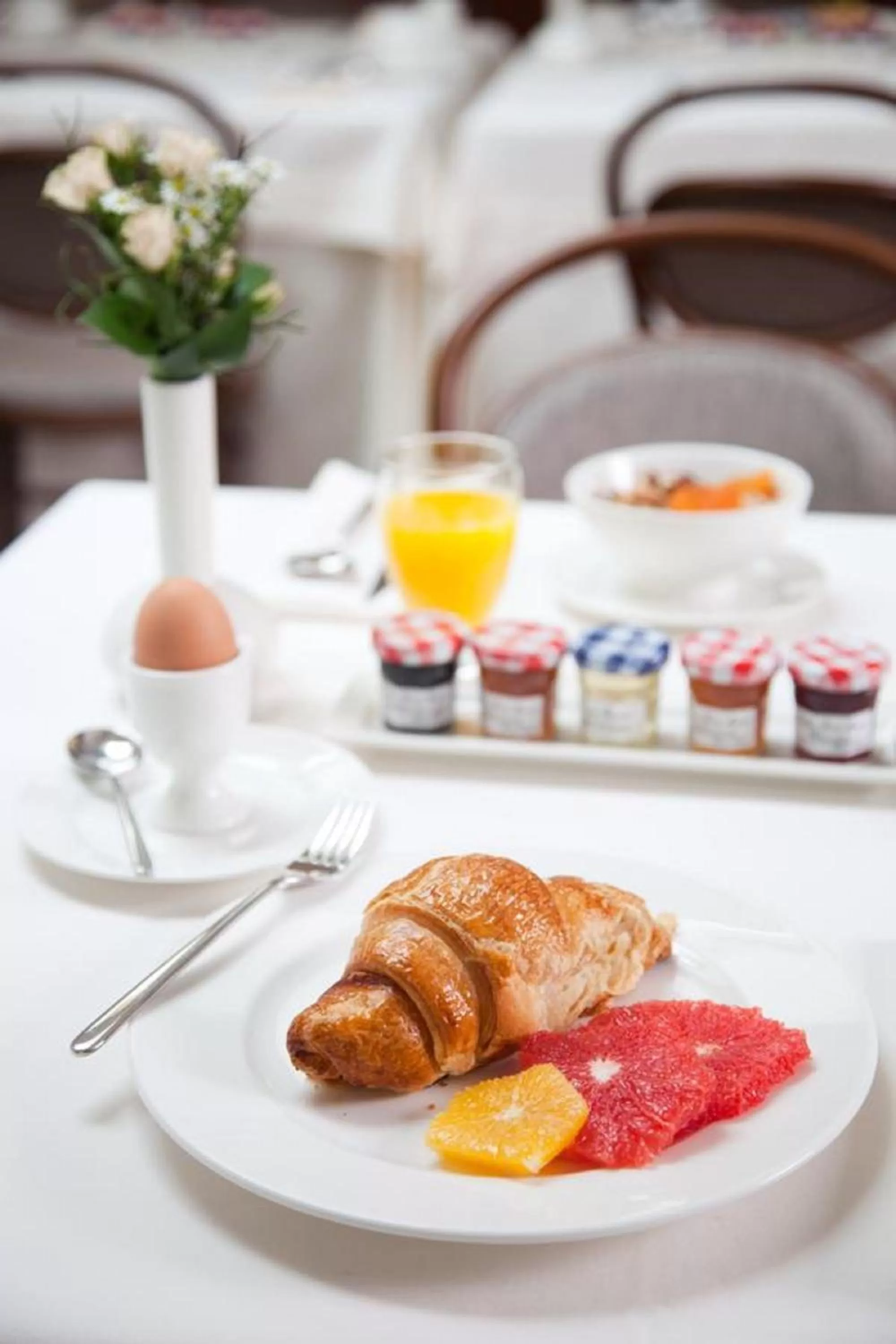 Breakfast in StayInn Banderitsa Apartments with kitchen & BBQ