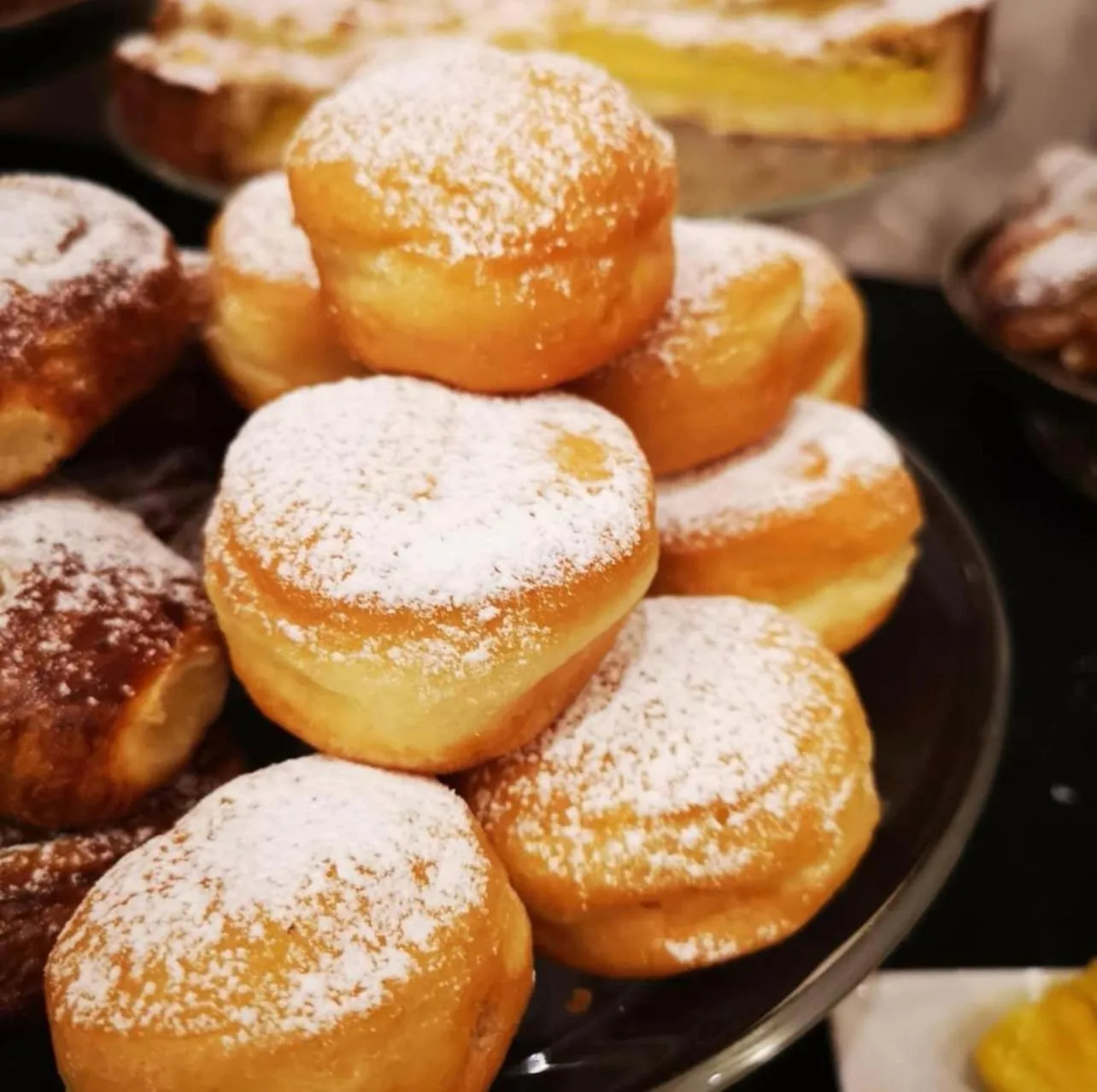 Food and drinks in Hotel Lombardia