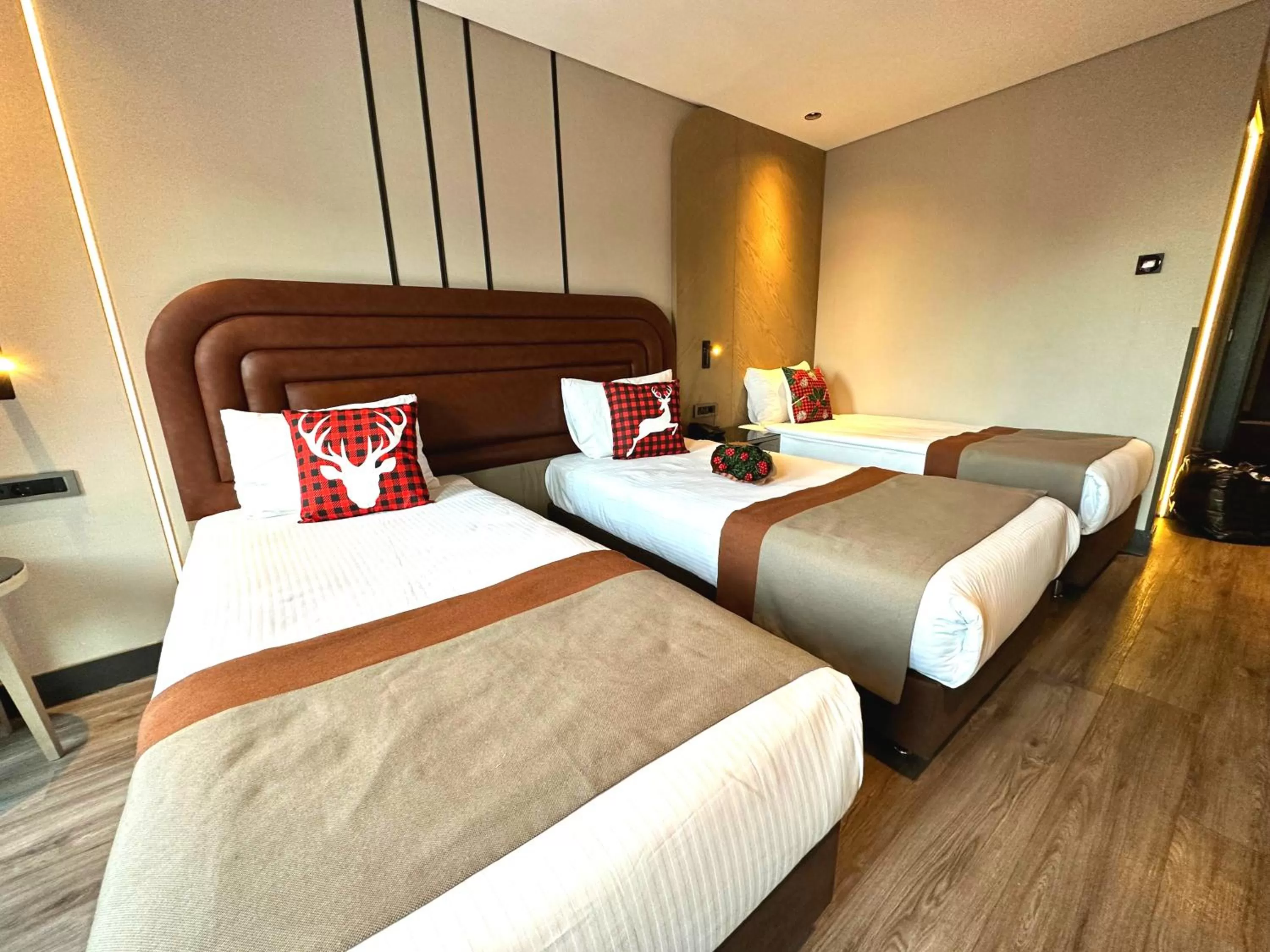 Photo of the whole room, Bed in Edition Old City Hotel