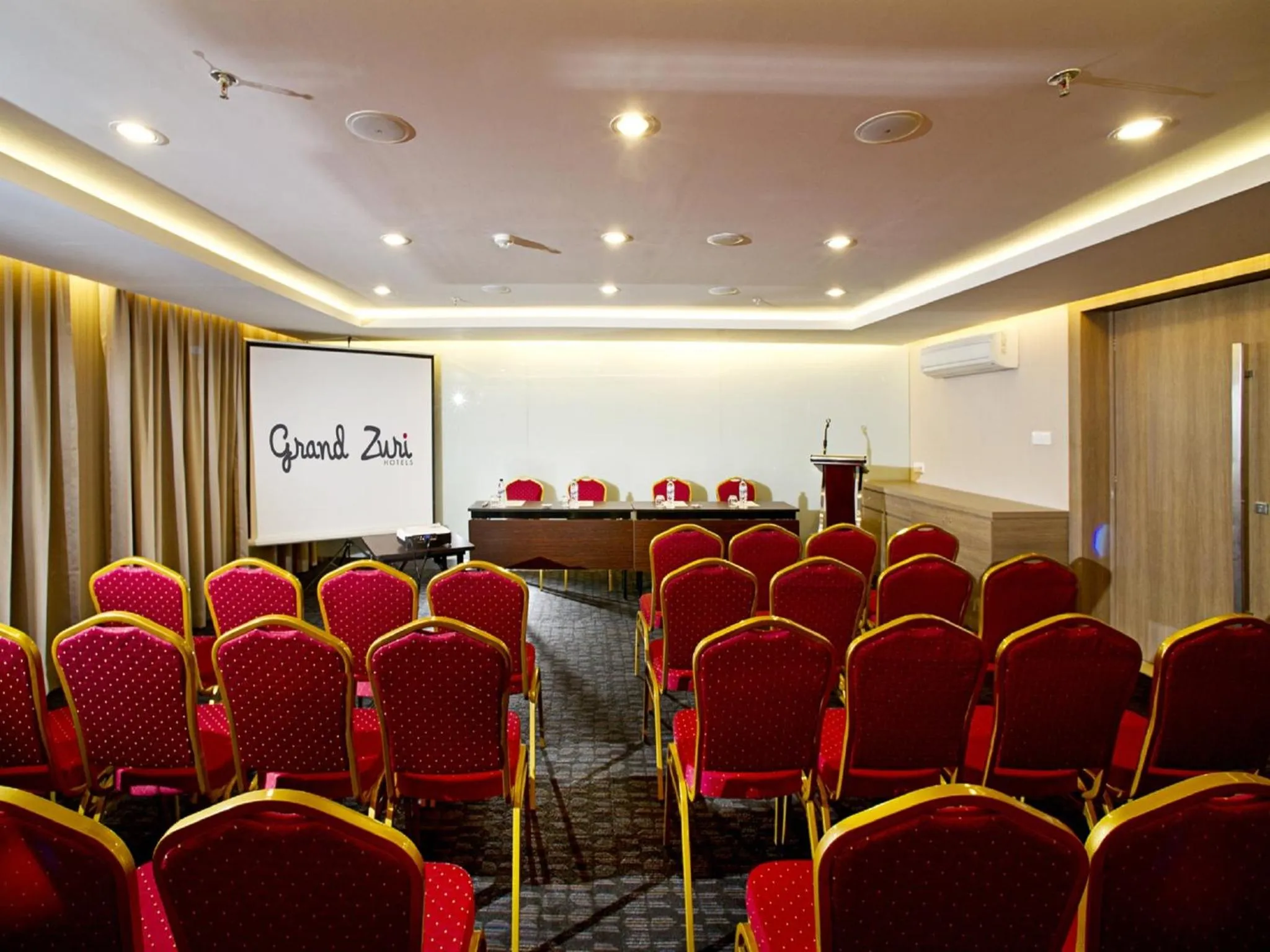 Business facilities in Grand Zuri Kuta Bali