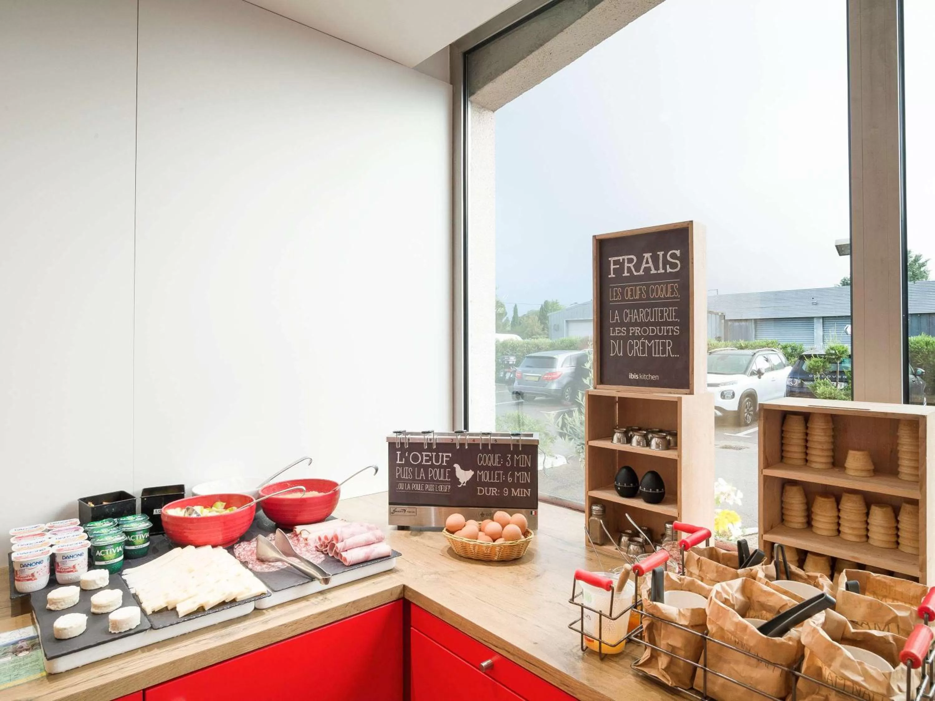 Restaurant/places to eat in Hotel ibis Narbonne