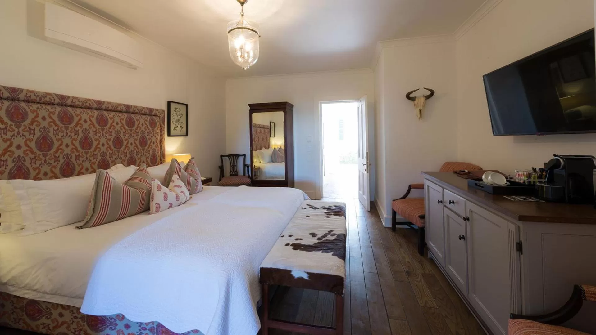 Bed in Drostdy Hotel