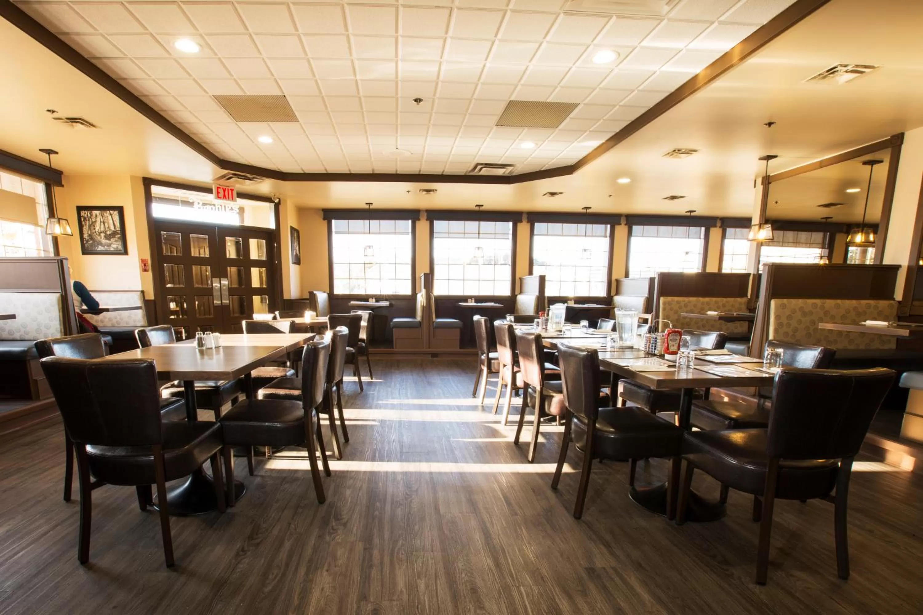 Restaurant/places to eat in Tower Inn & Suites