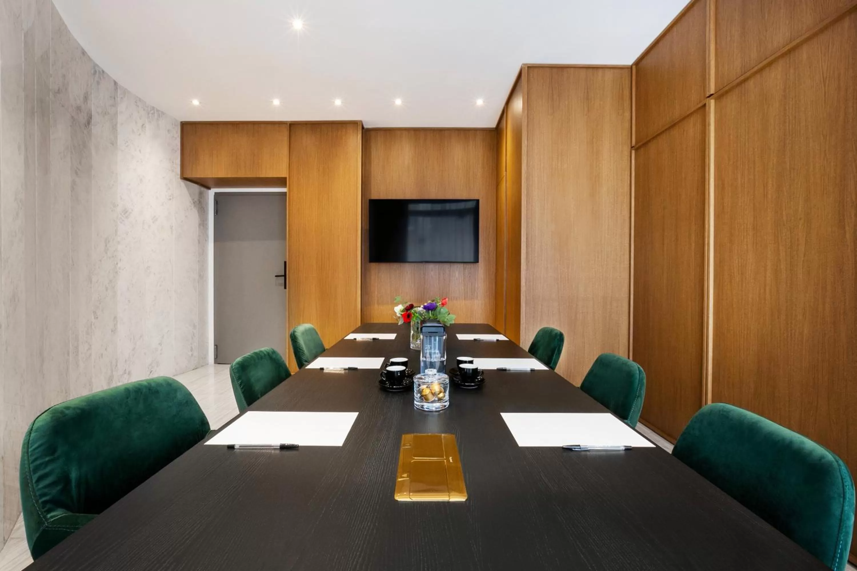 Business facilities in Noa Hotel
